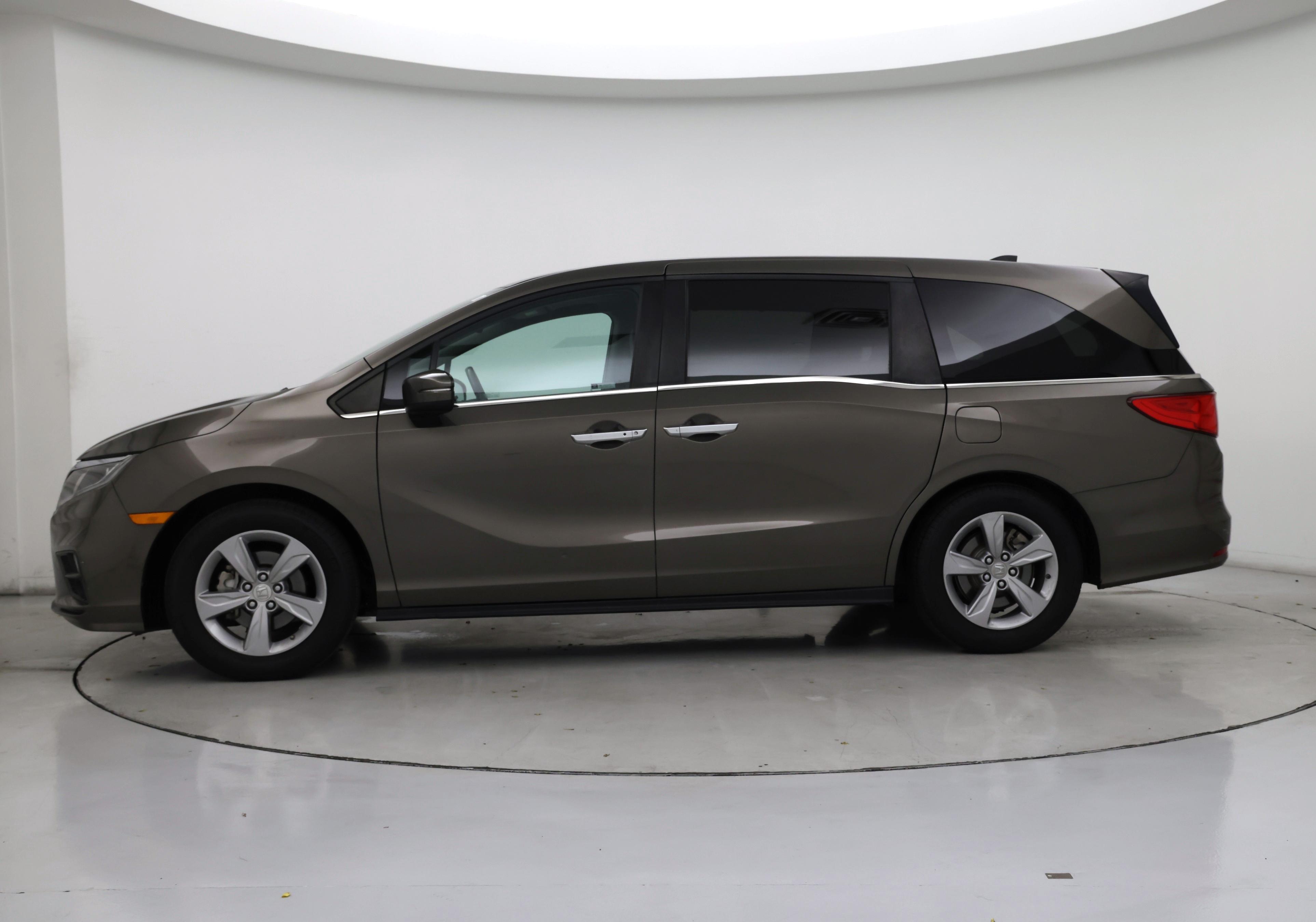 Thumbnail: 2018 Honda Odyssey - 3