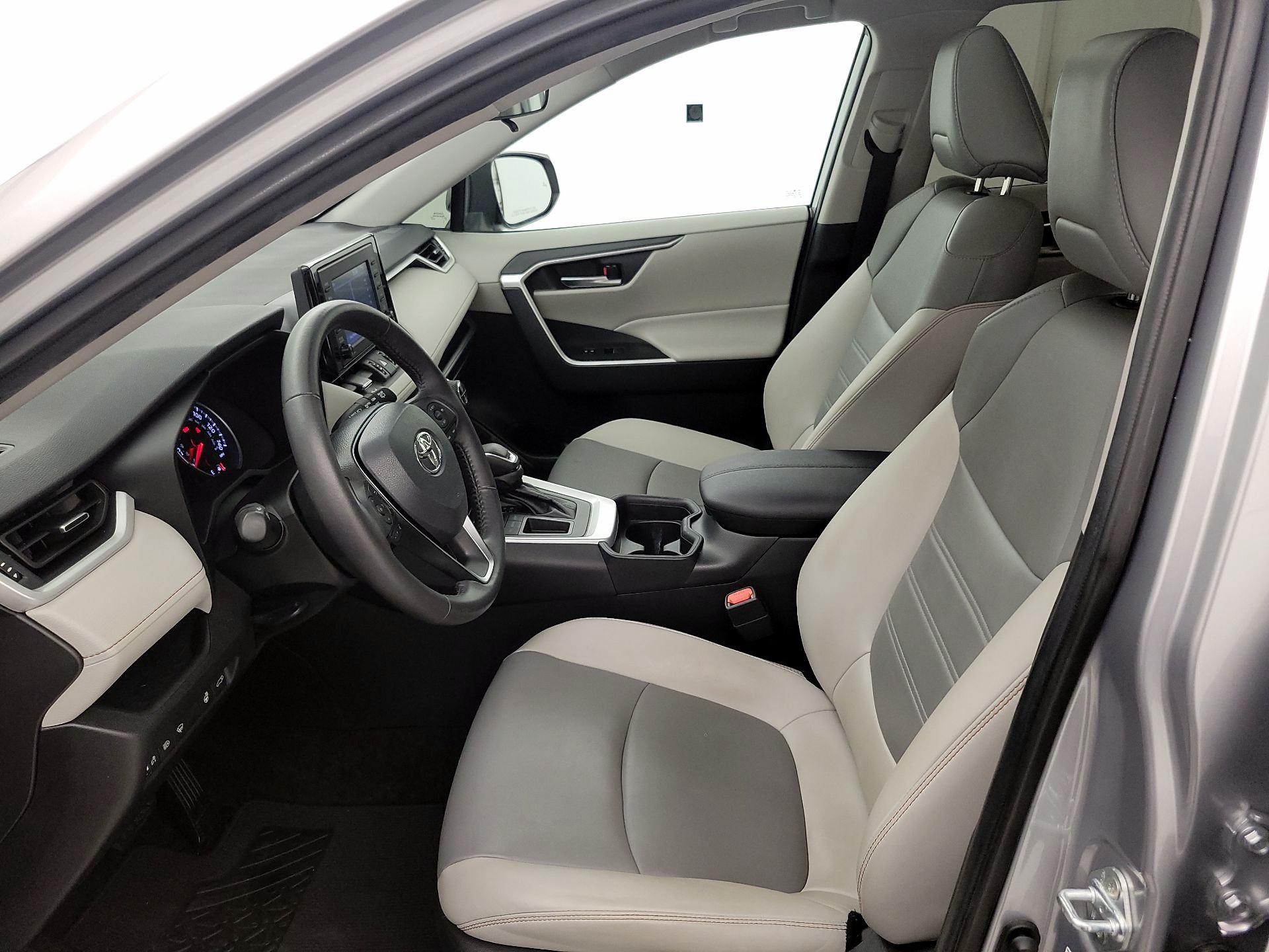 Thumbnail: 2021 Toyota RAV4 - 11