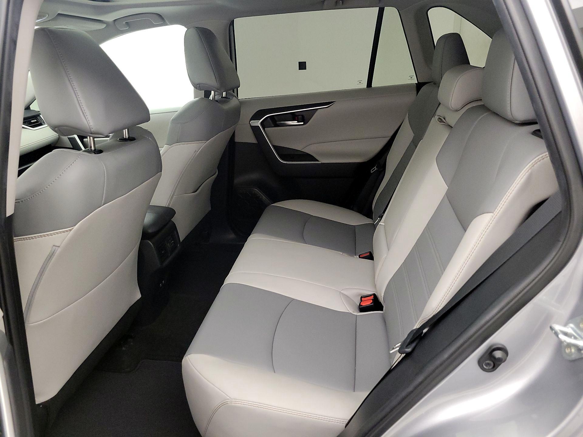 Thumbnail: 2021 Toyota RAV4 - 20