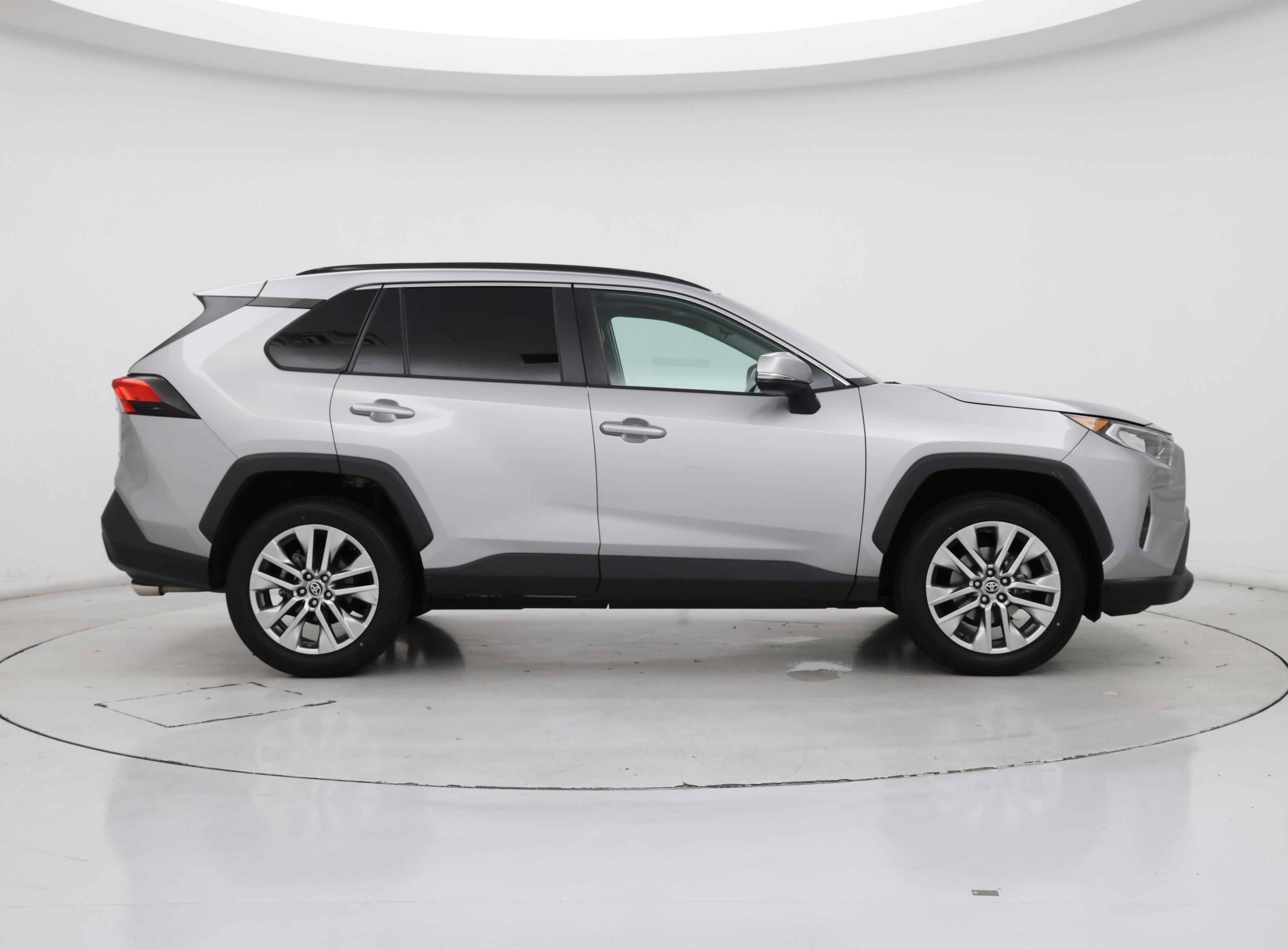 Thumbnail: 2021 Toyota RAV4 - 7