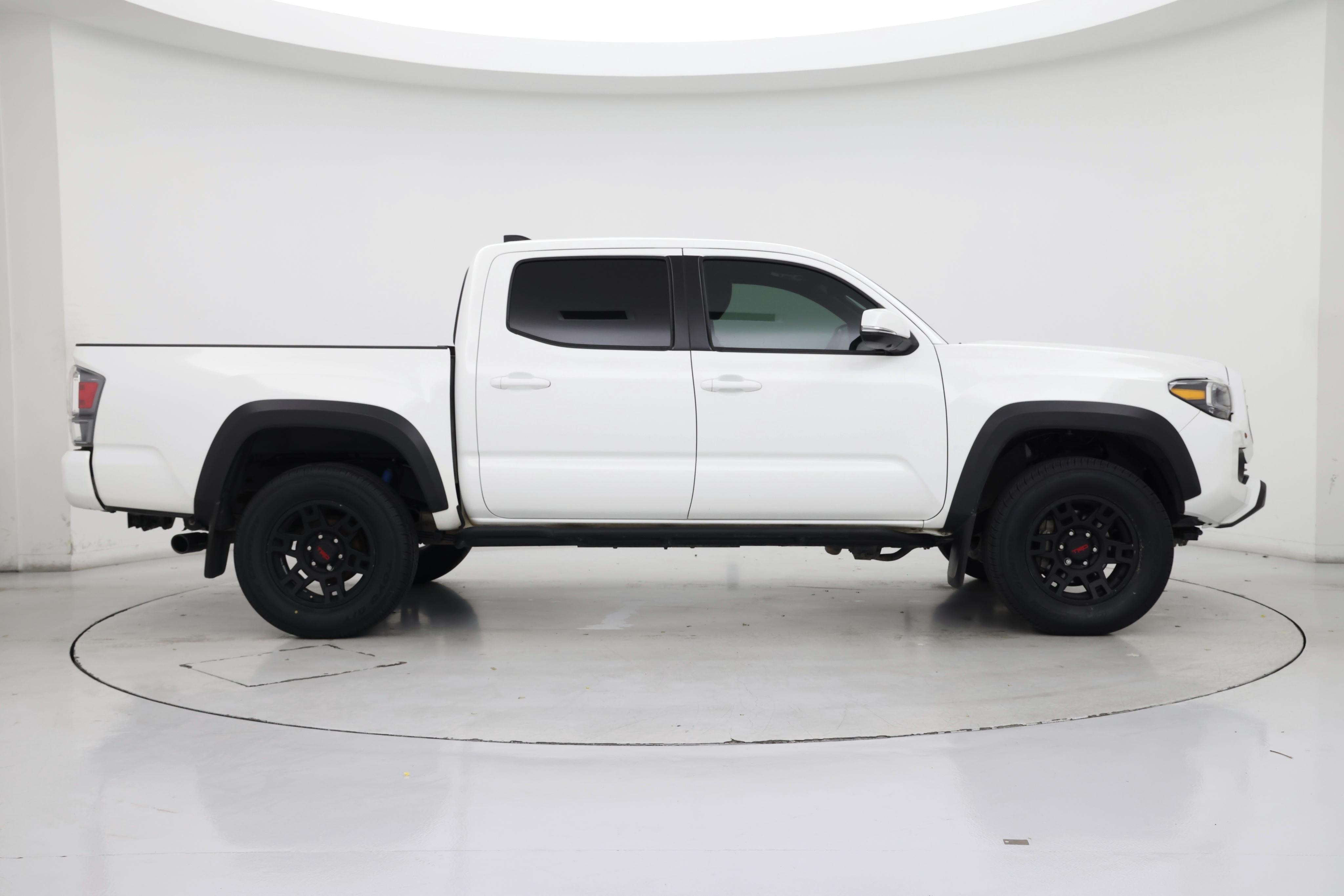 Thumbnail: 2022 Toyota Tacoma - 7