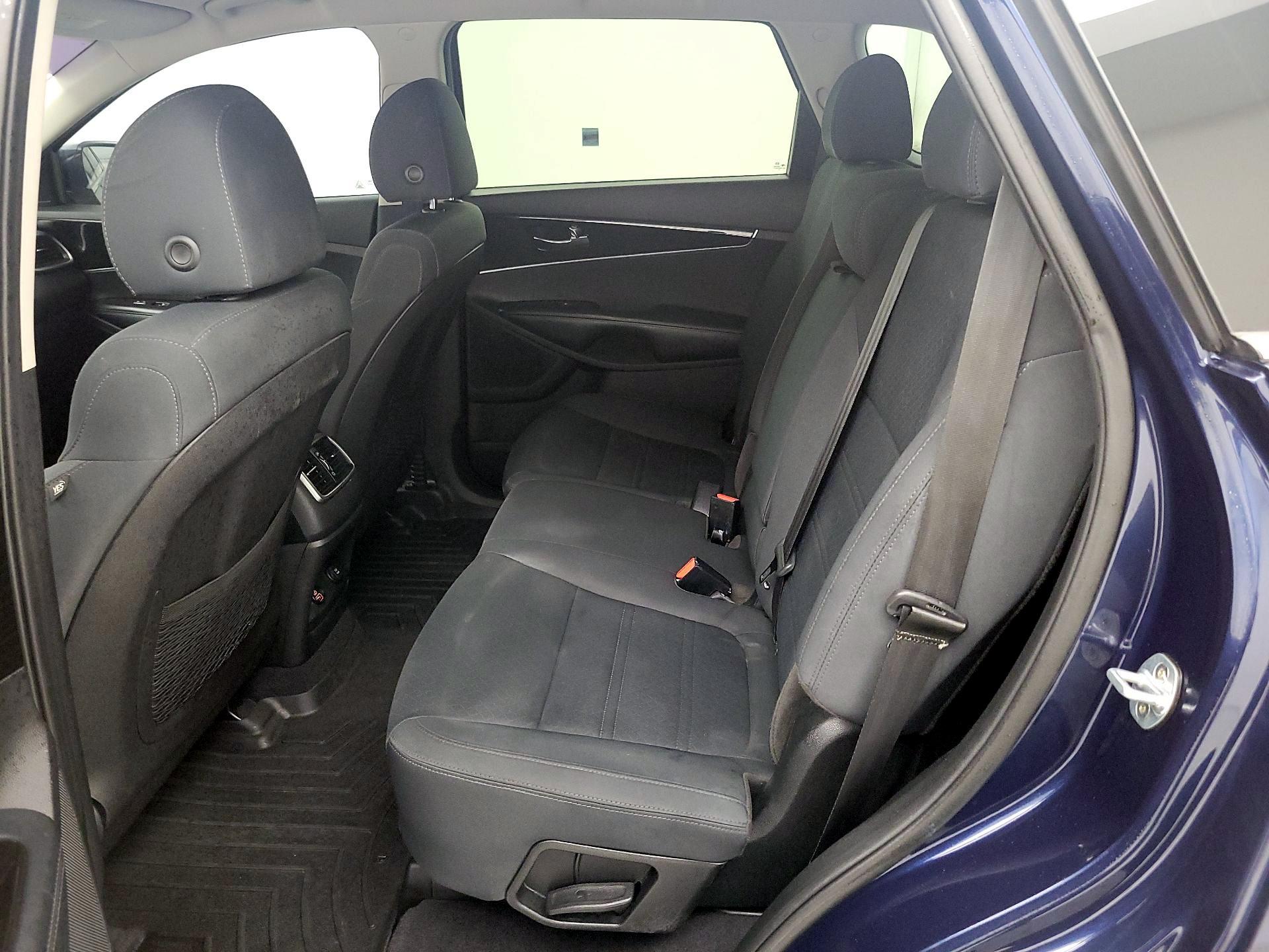 Thumbnail: 2019 Kia Sorento - 19