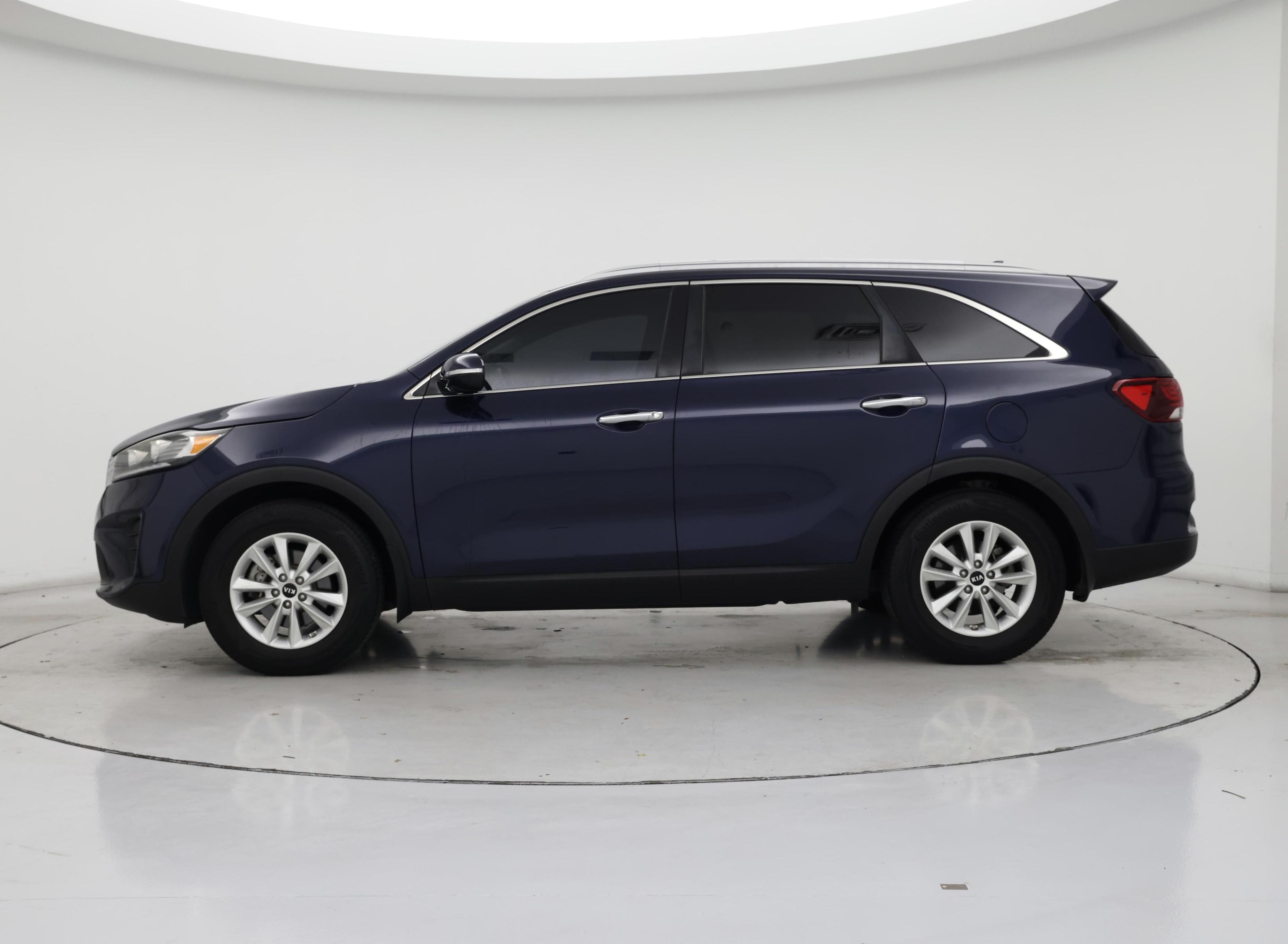 Thumbnail: 2019 Kia Sorento - 3