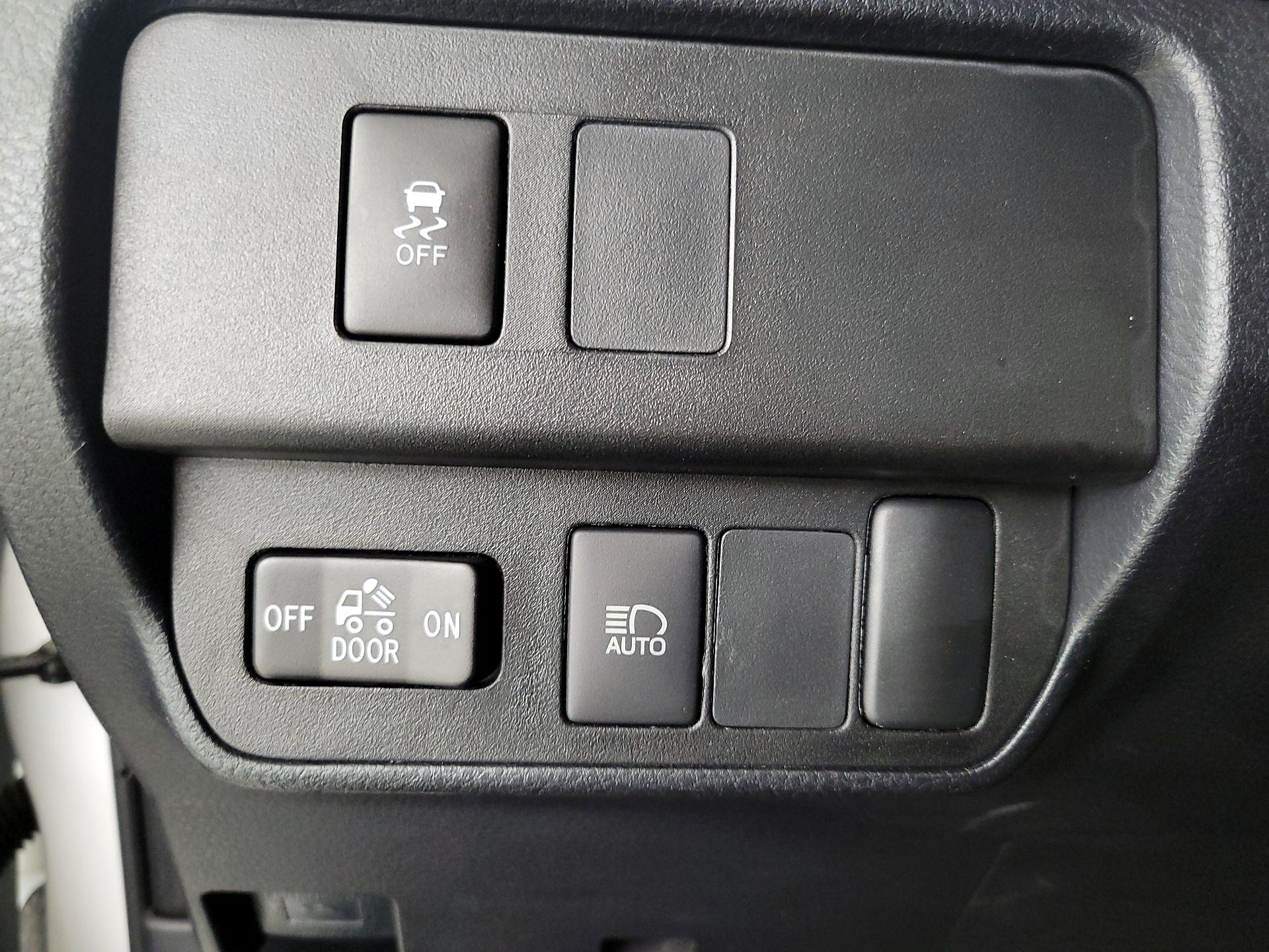 Thumbnail: 2023 Toyota Tacoma - 13