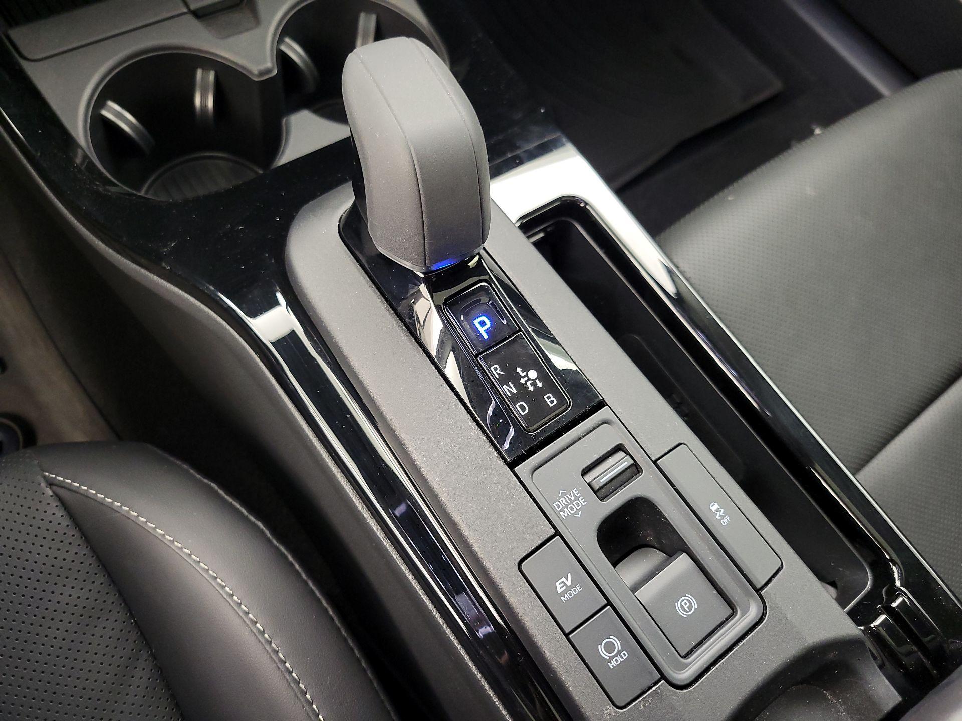 Thumbnail: 2023 Toyota Prius - 18