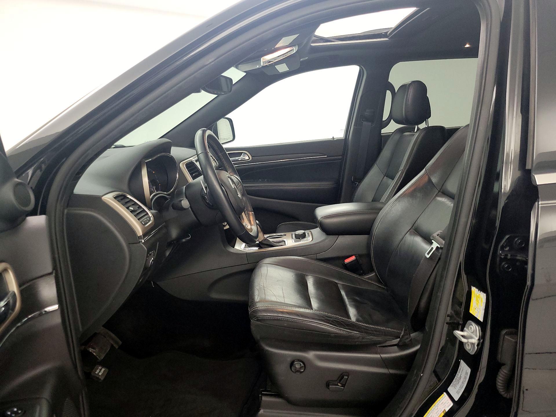 Thumbnail: 2017 Jeep Grand Cherokee - 11