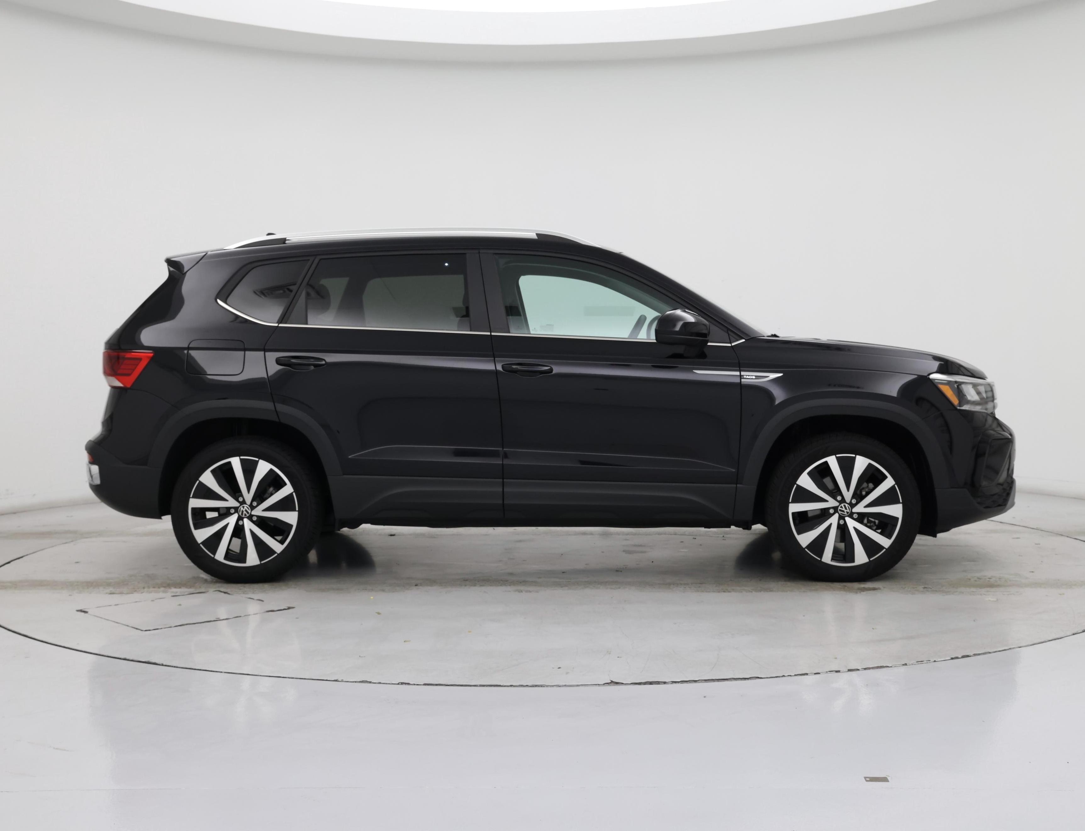 Thumbnail: 2023 Volkswagen Taos - 7