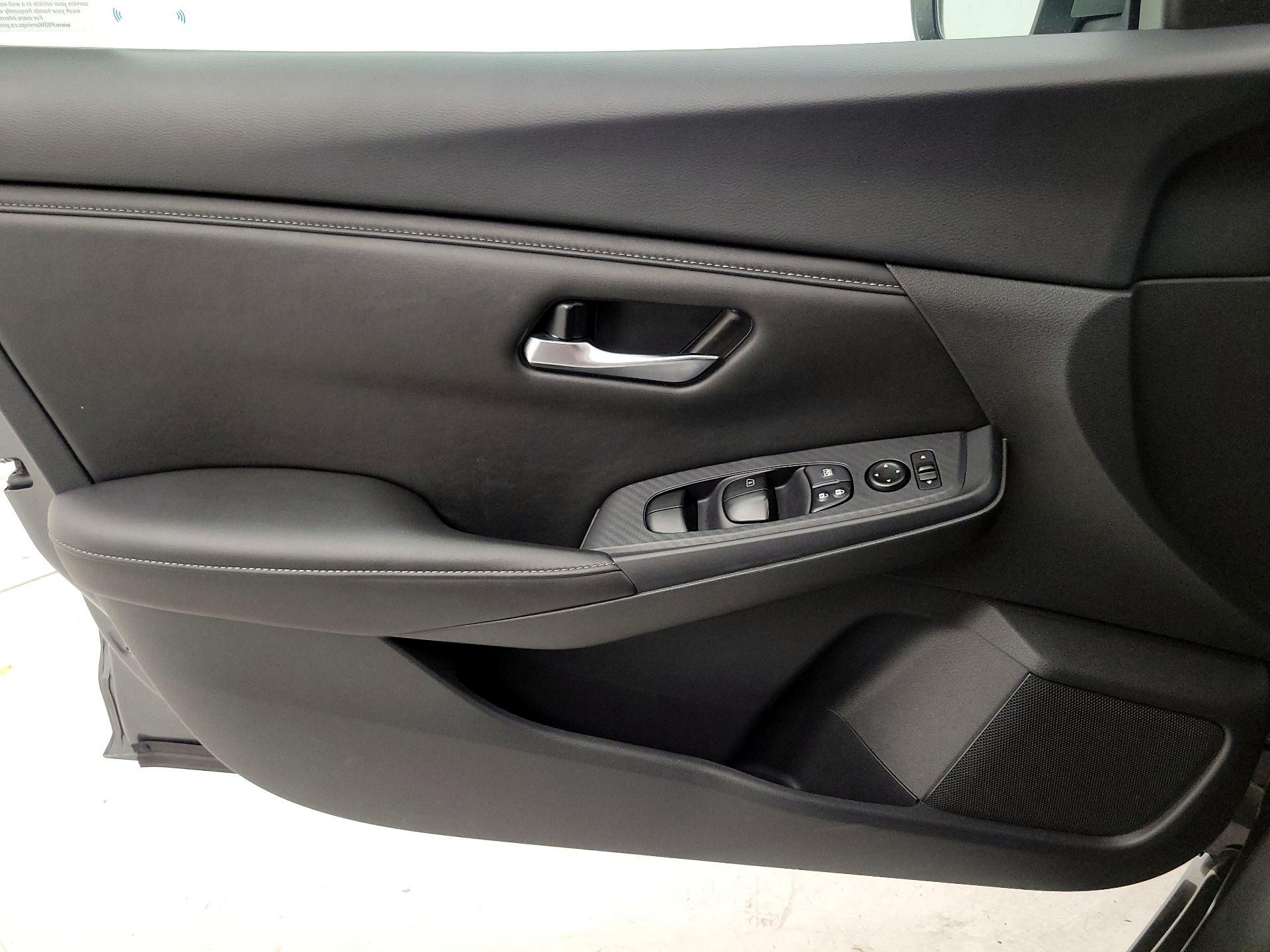 Thumbnail: 2023 Nissan Sentra - 12