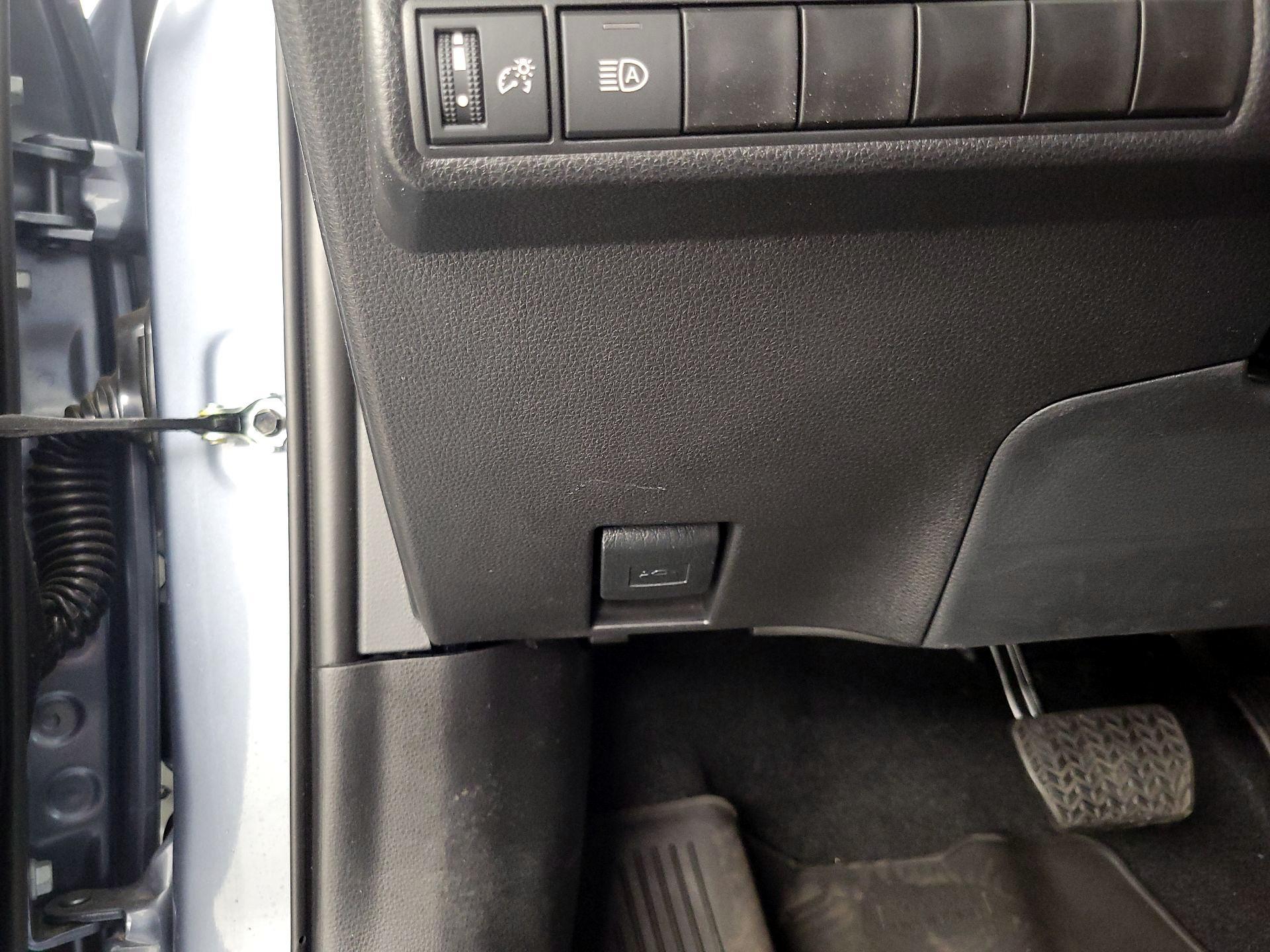 Thumbnail: 2025 Toyota Corolla - 13