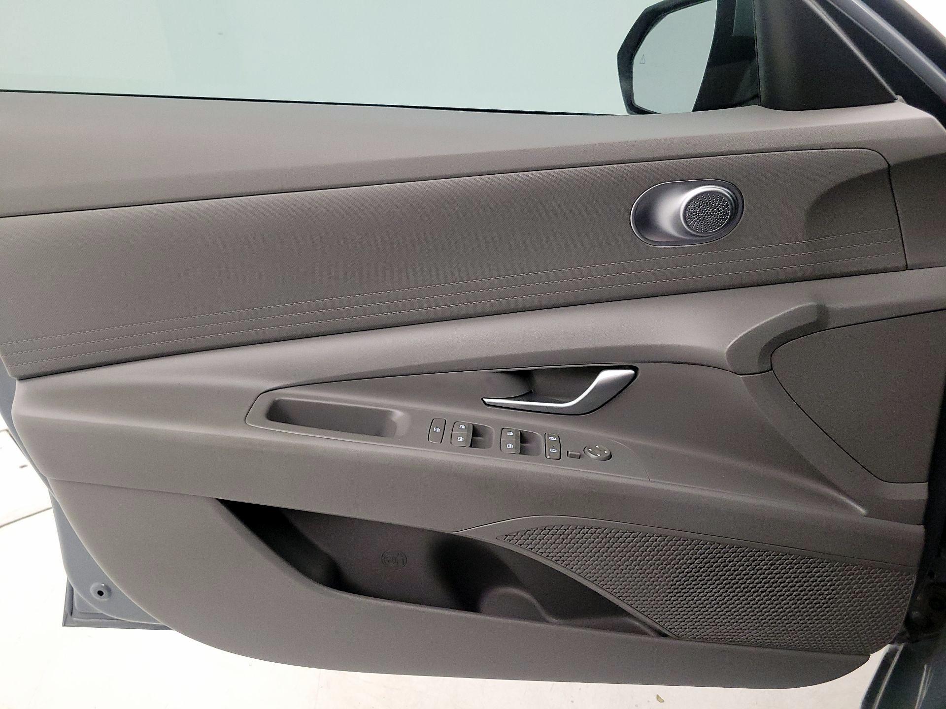 Thumbnail: 2023 Hyundai Elantra - 12