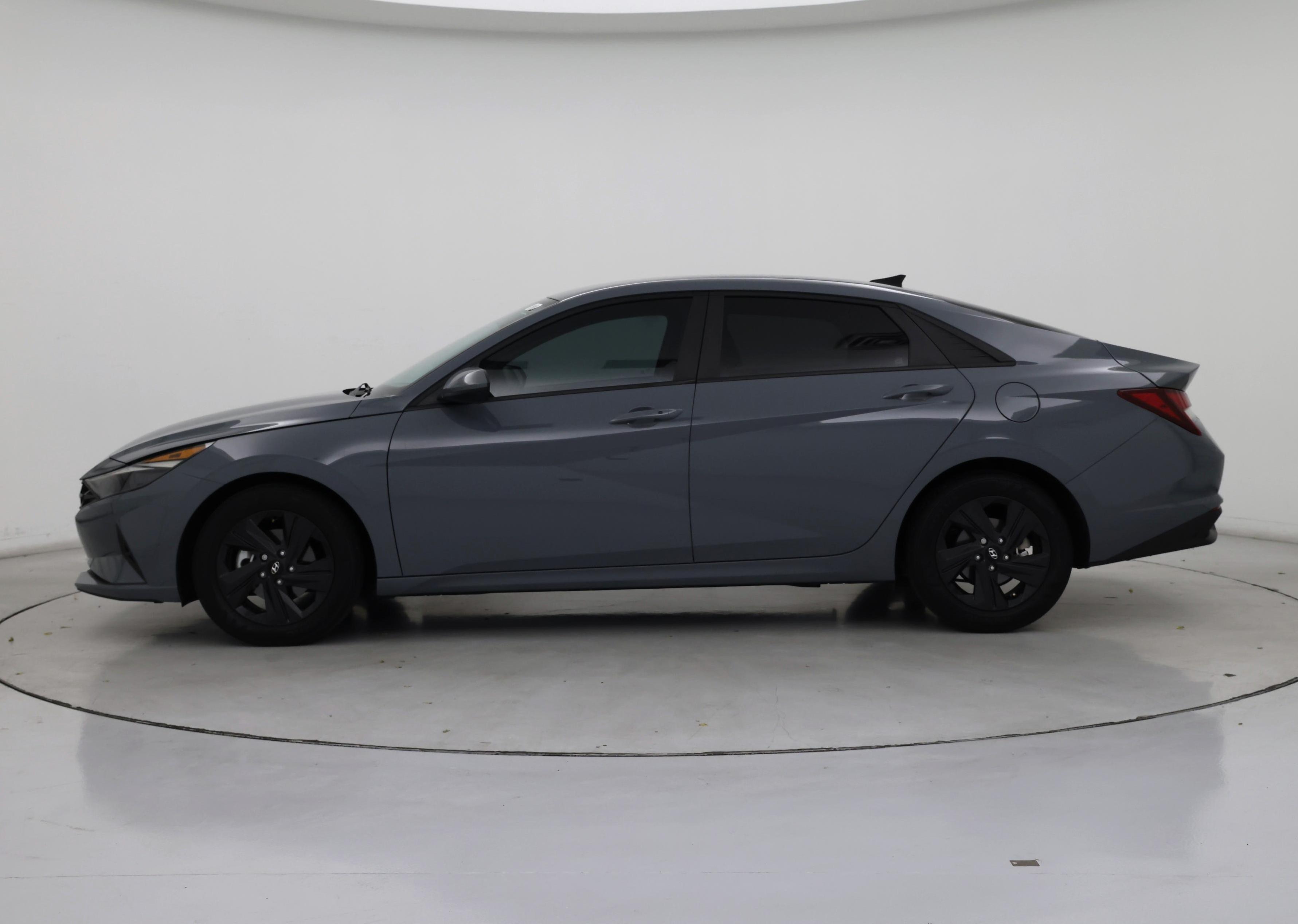 Thumbnail: 2023 Hyundai Elantra - 3