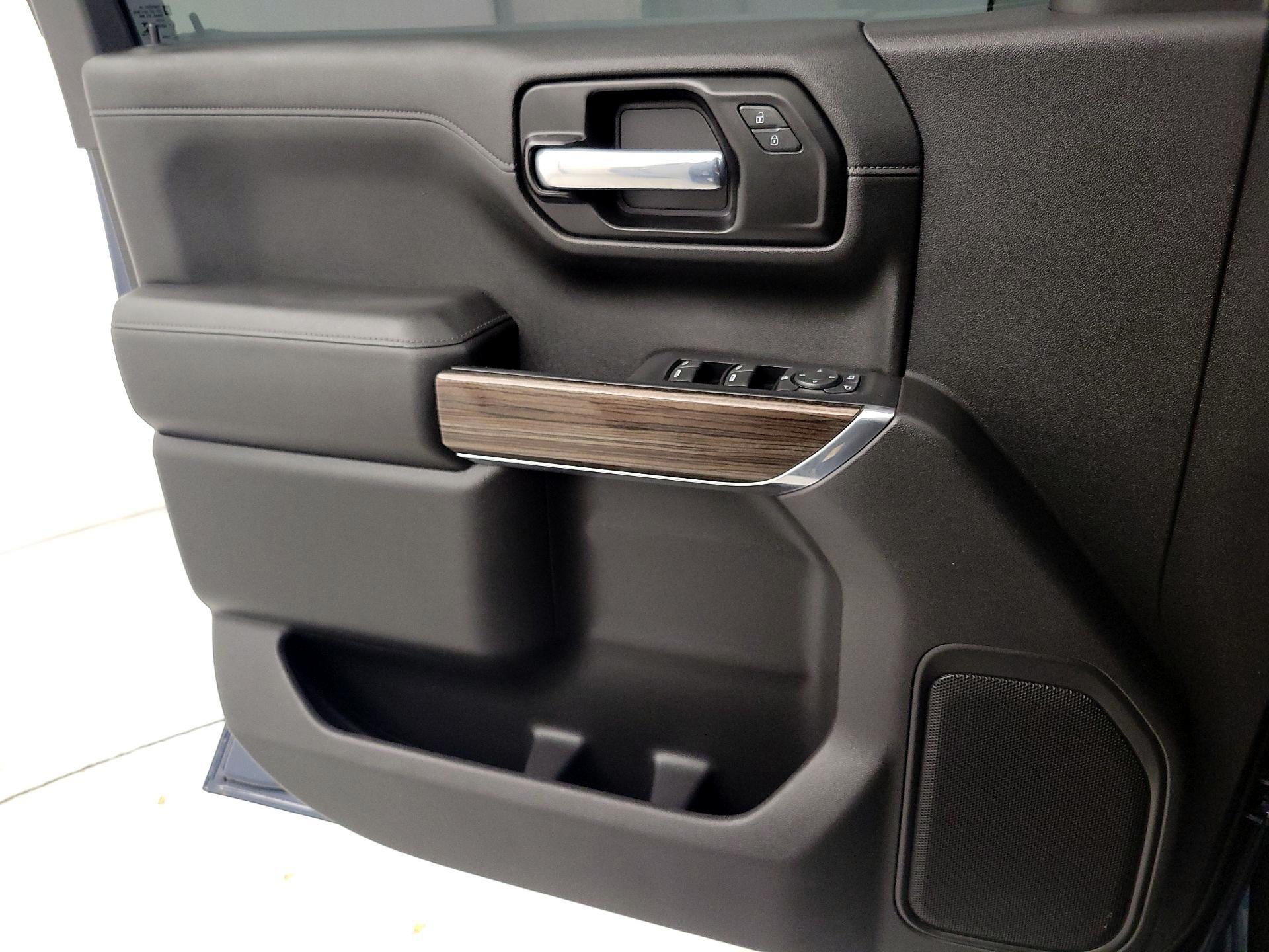 Thumbnail: 2021 Chevrolet Silverado 1500 - 12