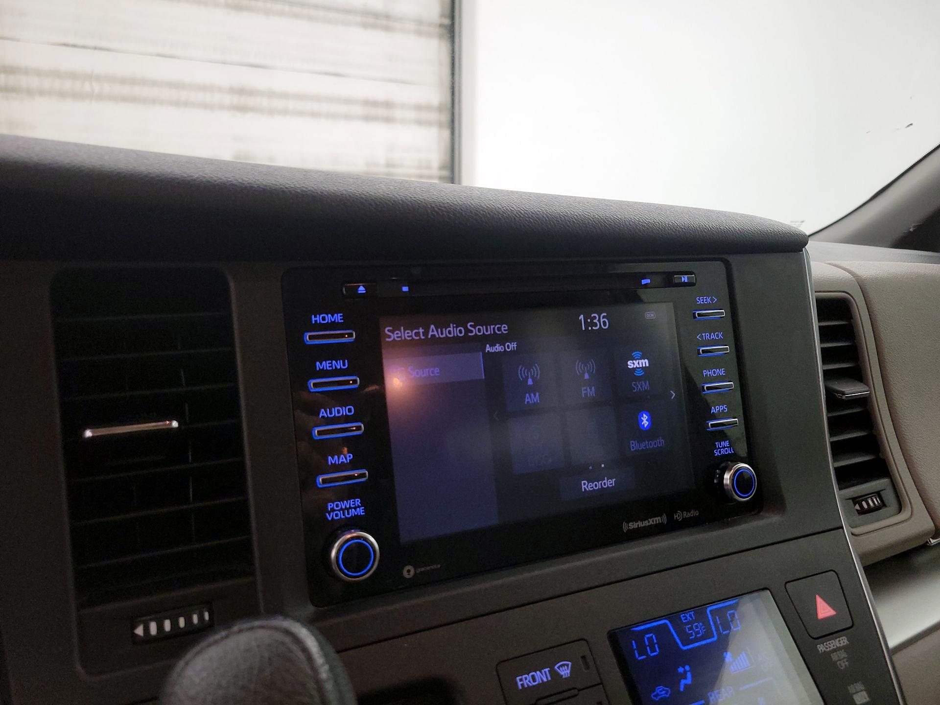 Thumbnail: 2019 Toyota Sienna - 15