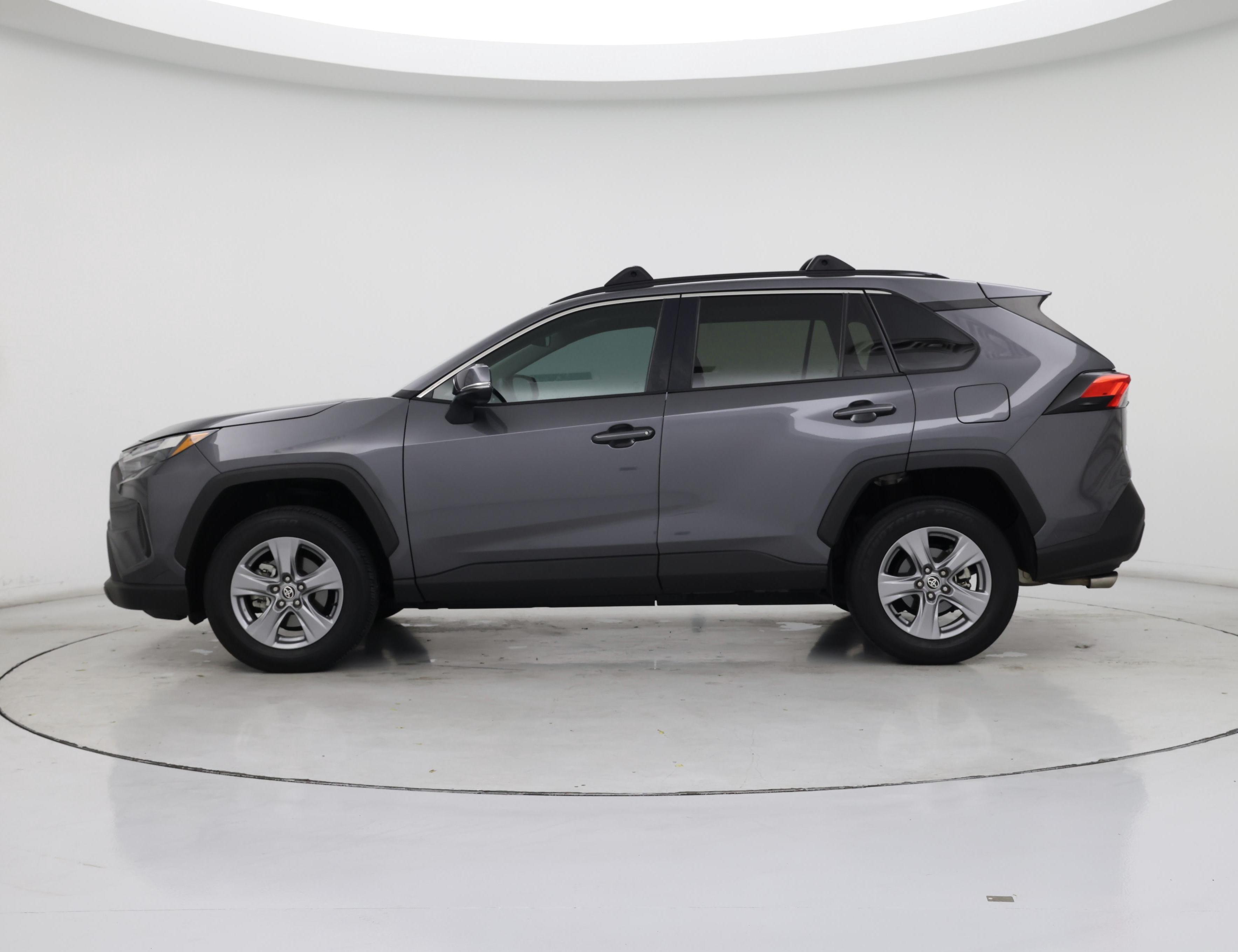 Thumbnail: 2022 Toyota RAV4 - 3