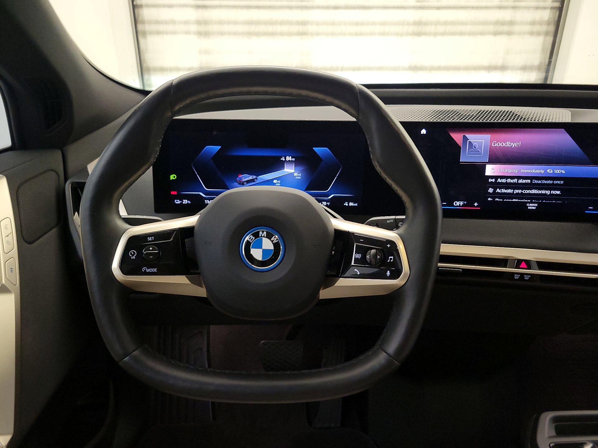 Thumbnail: 2022 BMW iX - 10