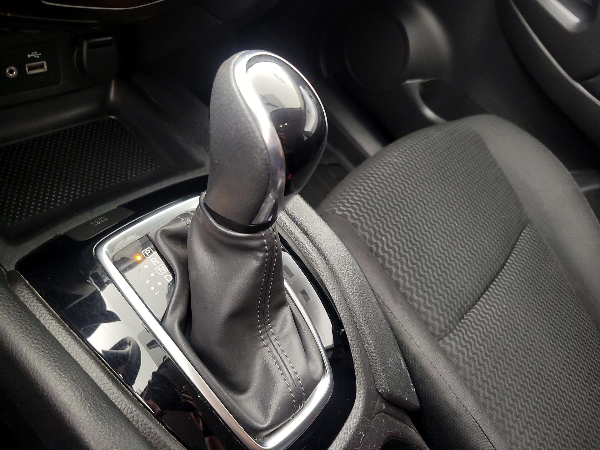 Thumbnail: 2019 Nissan Rogue Sport - 17