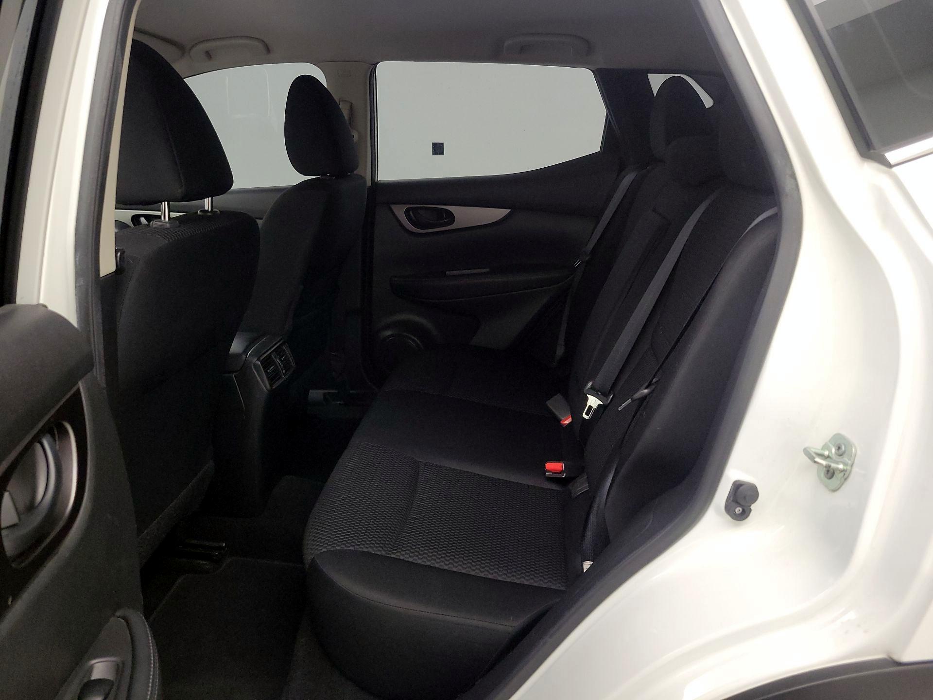 Thumbnail: 2019 Nissan Rogue Sport - 19