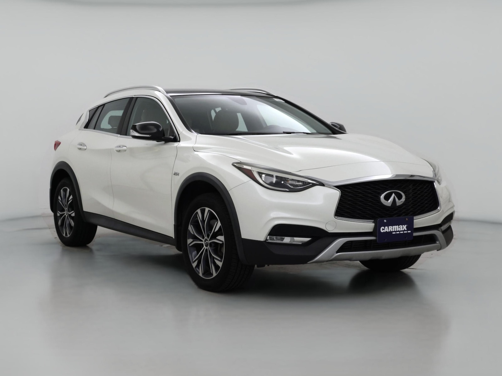 2017 INFINITI QX30 Premium