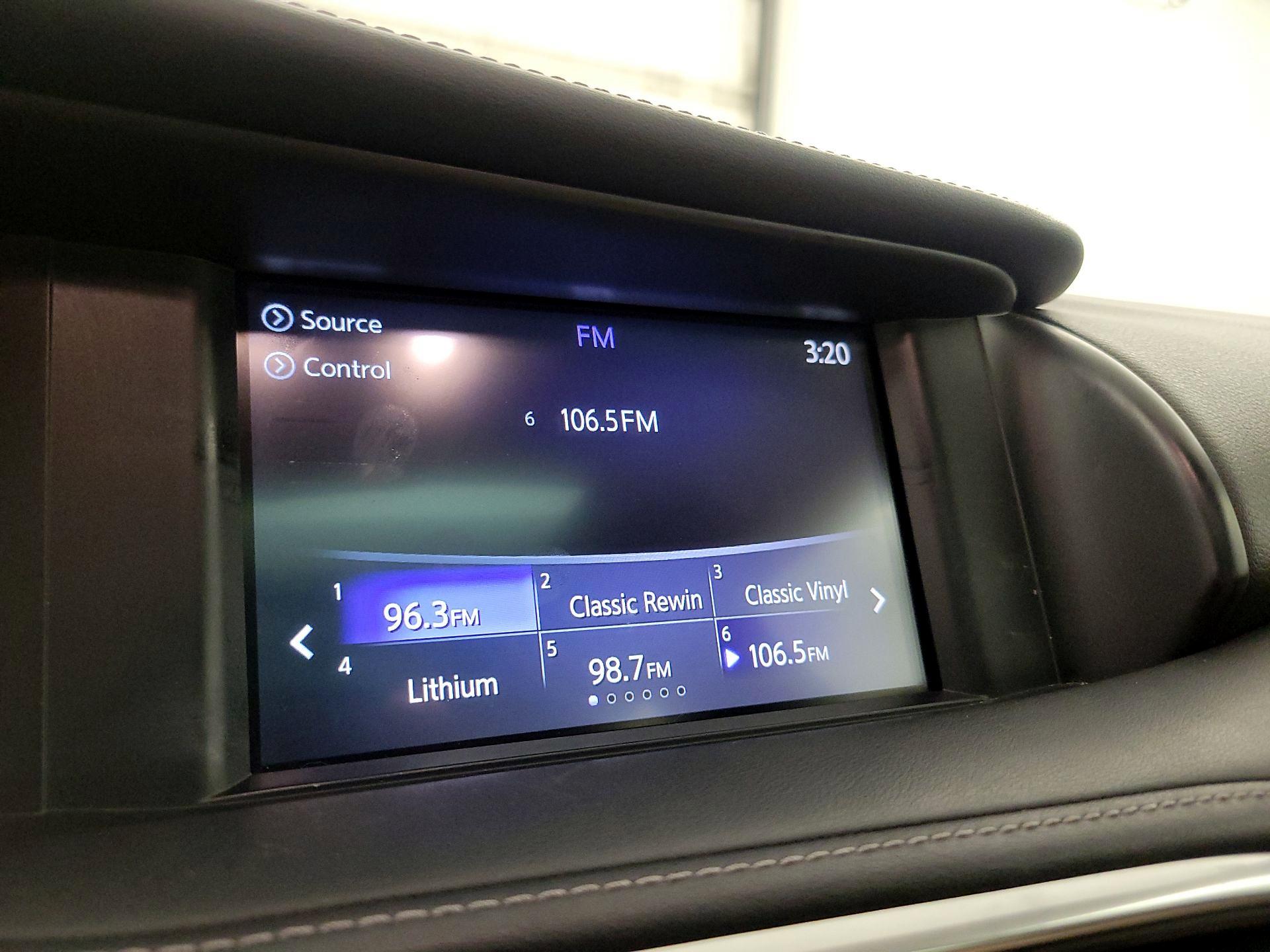 Thumbnail: 2017 INFINITI QX30 - 15