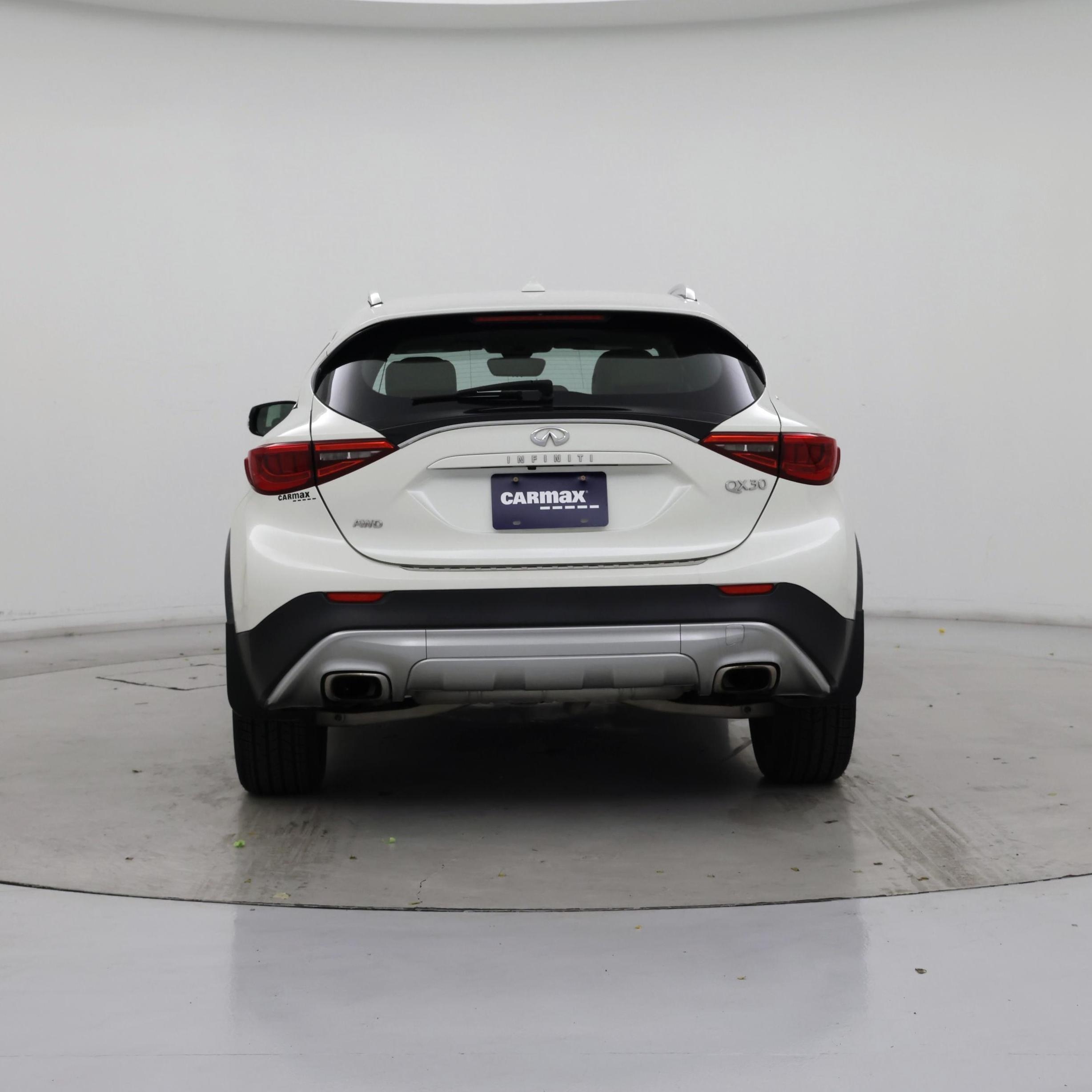 Thumbnail: 2017 INFINITI QX30 - 6