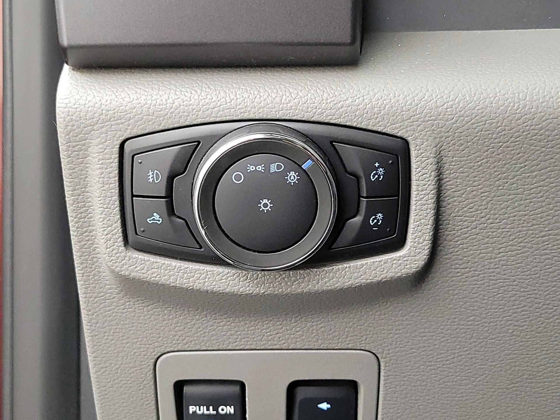 Thumbnail: 2016 Ford F-150 - 13