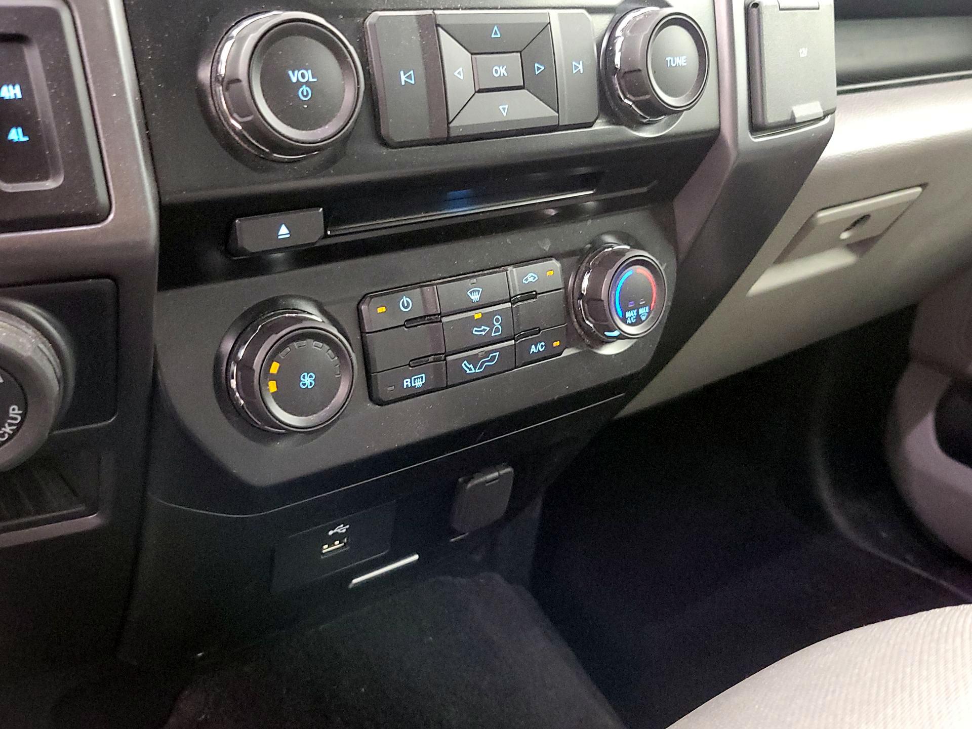 Thumbnail: 2016 Ford F-150 - 16