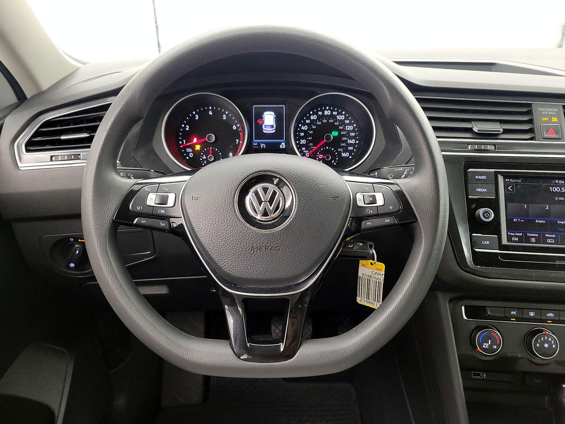 Thumbnail: 2018 Volkswagen Tiguan - 10