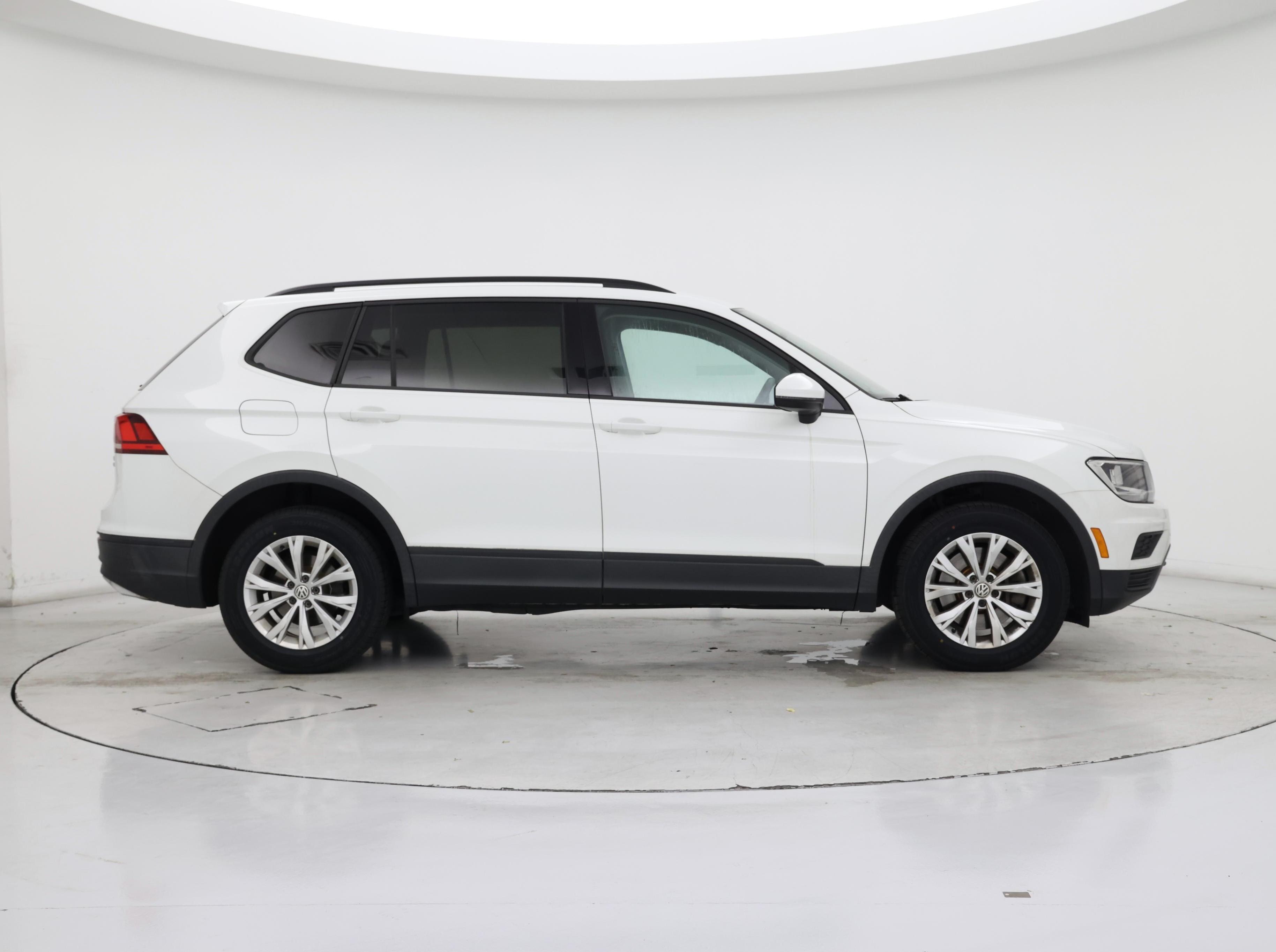 Thumbnail: 2018 Volkswagen Tiguan - 7