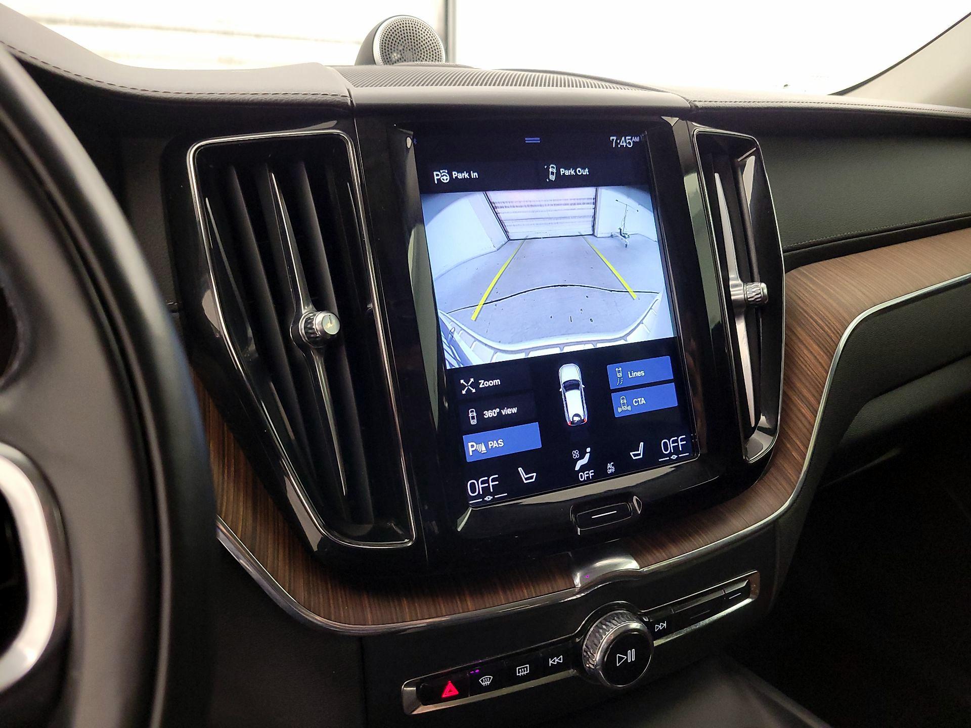 Thumbnail: 2019 Volvo XC60 - 14