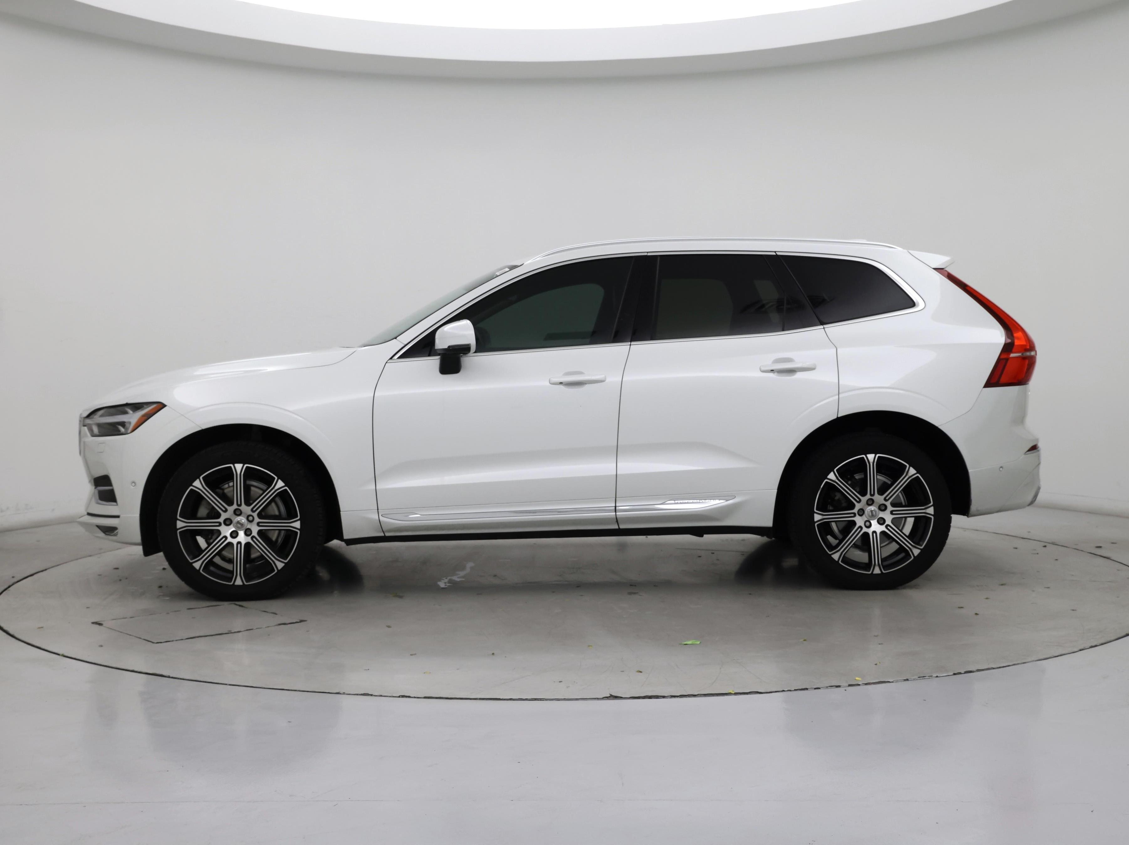 Thumbnail: 2019 Volvo XC60 - 3