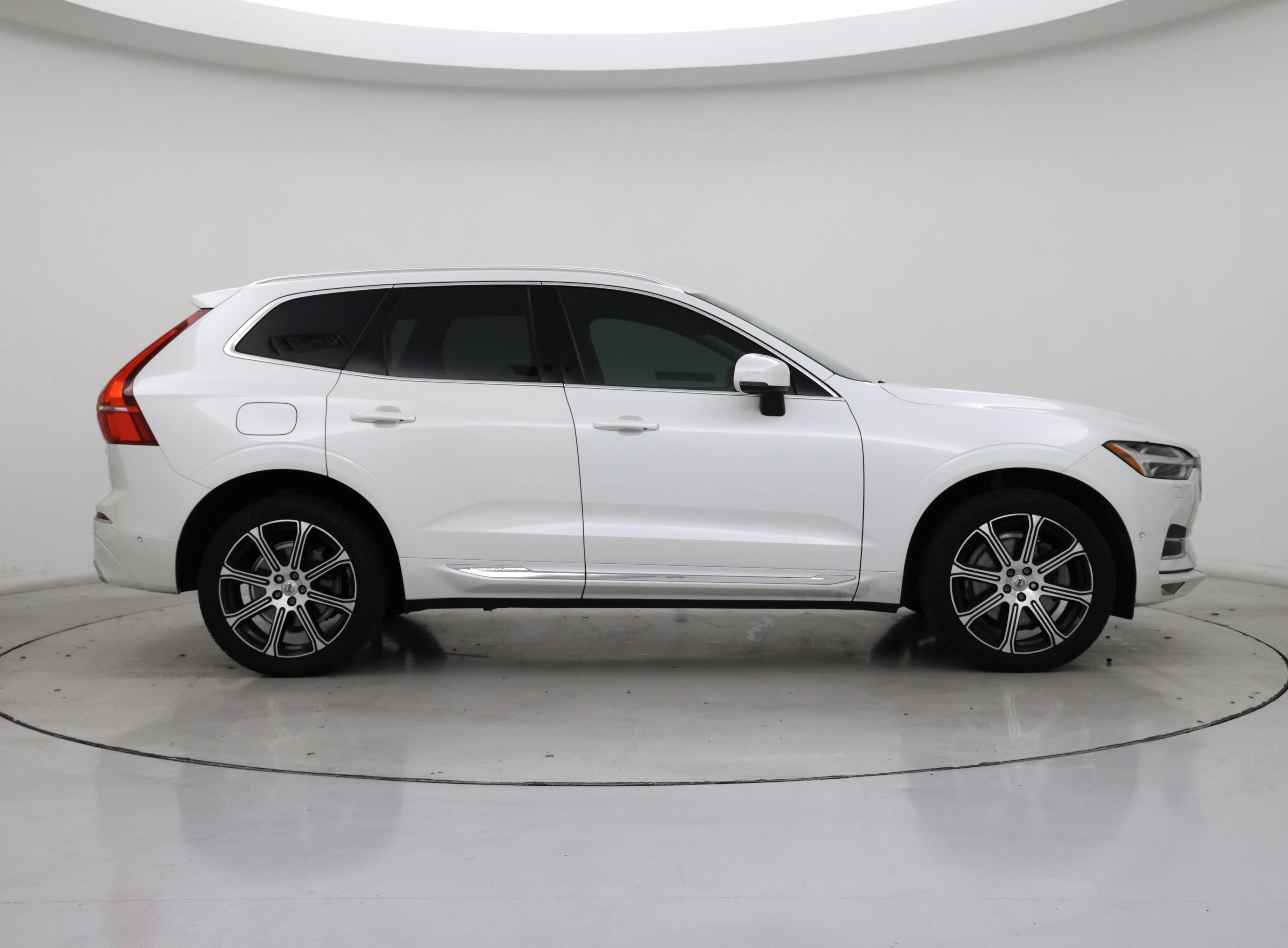 Thumbnail: 2019 Volvo XC60 - 7