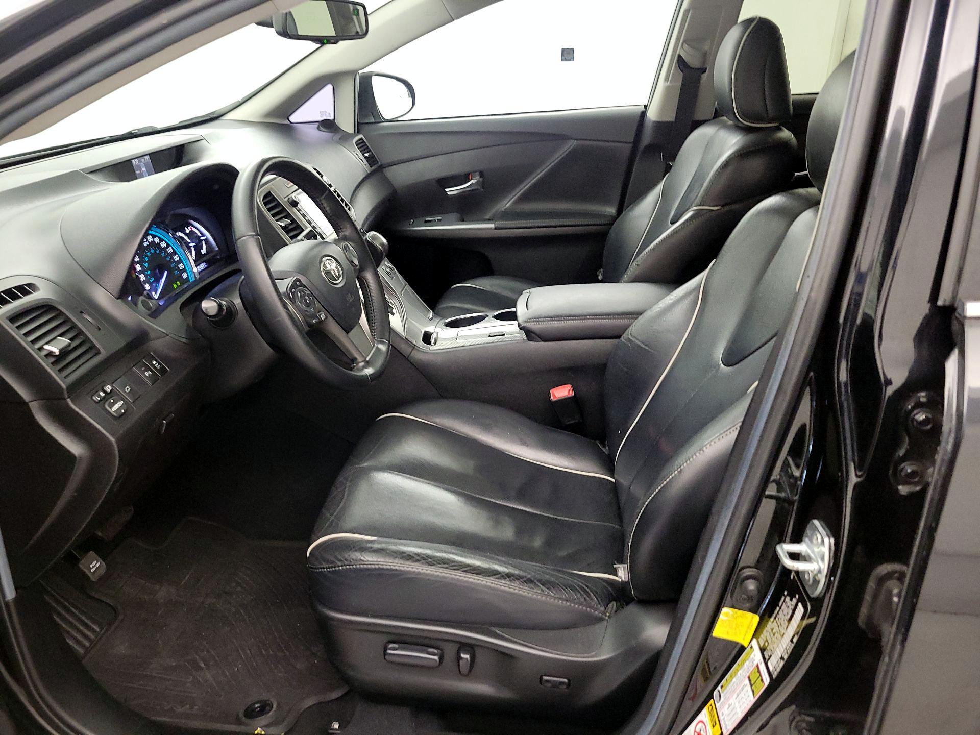 Thumbnail: 2014 Toyota Venza - 11