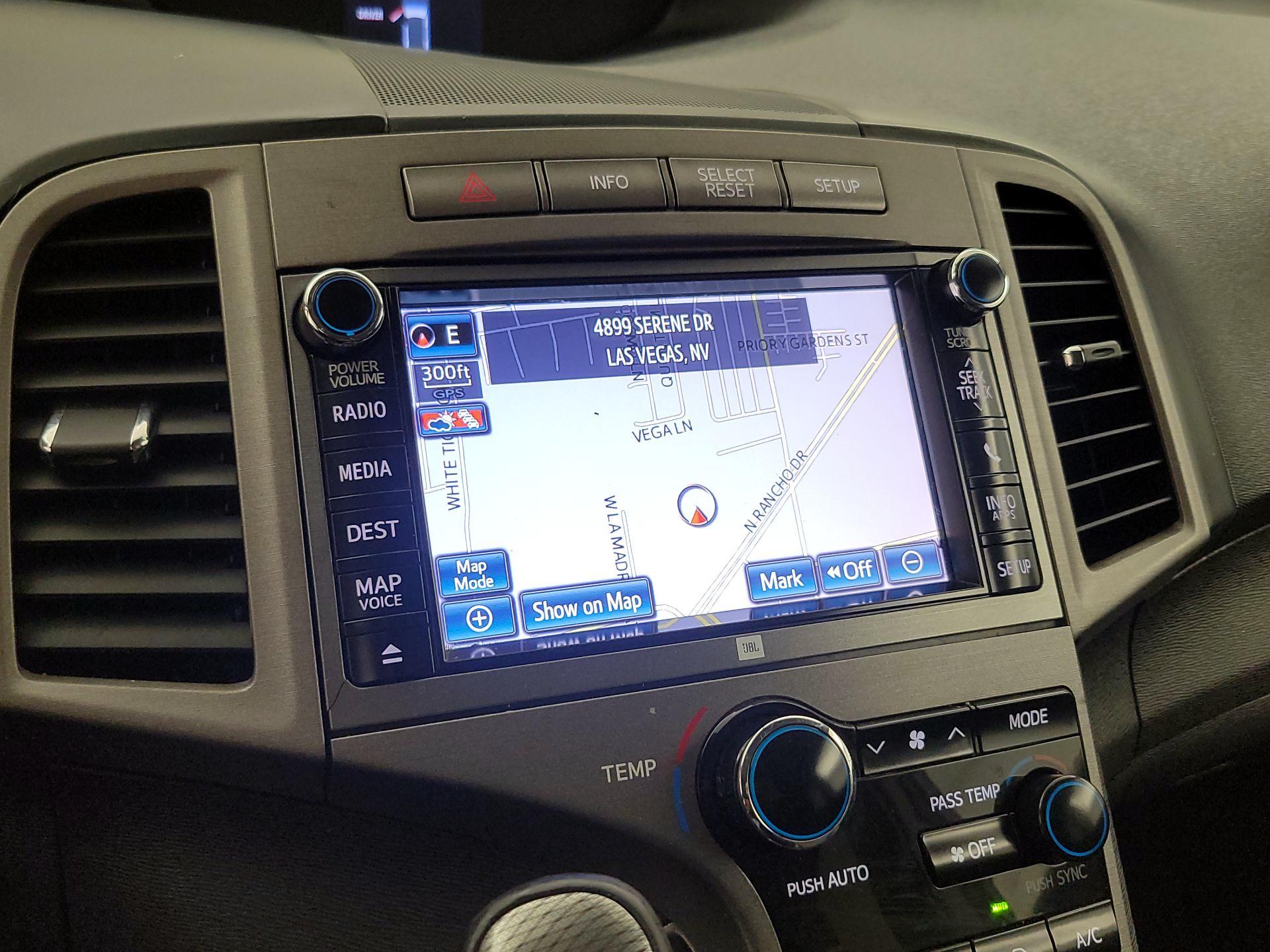 Thumbnail: 2014 Toyota Venza - 14