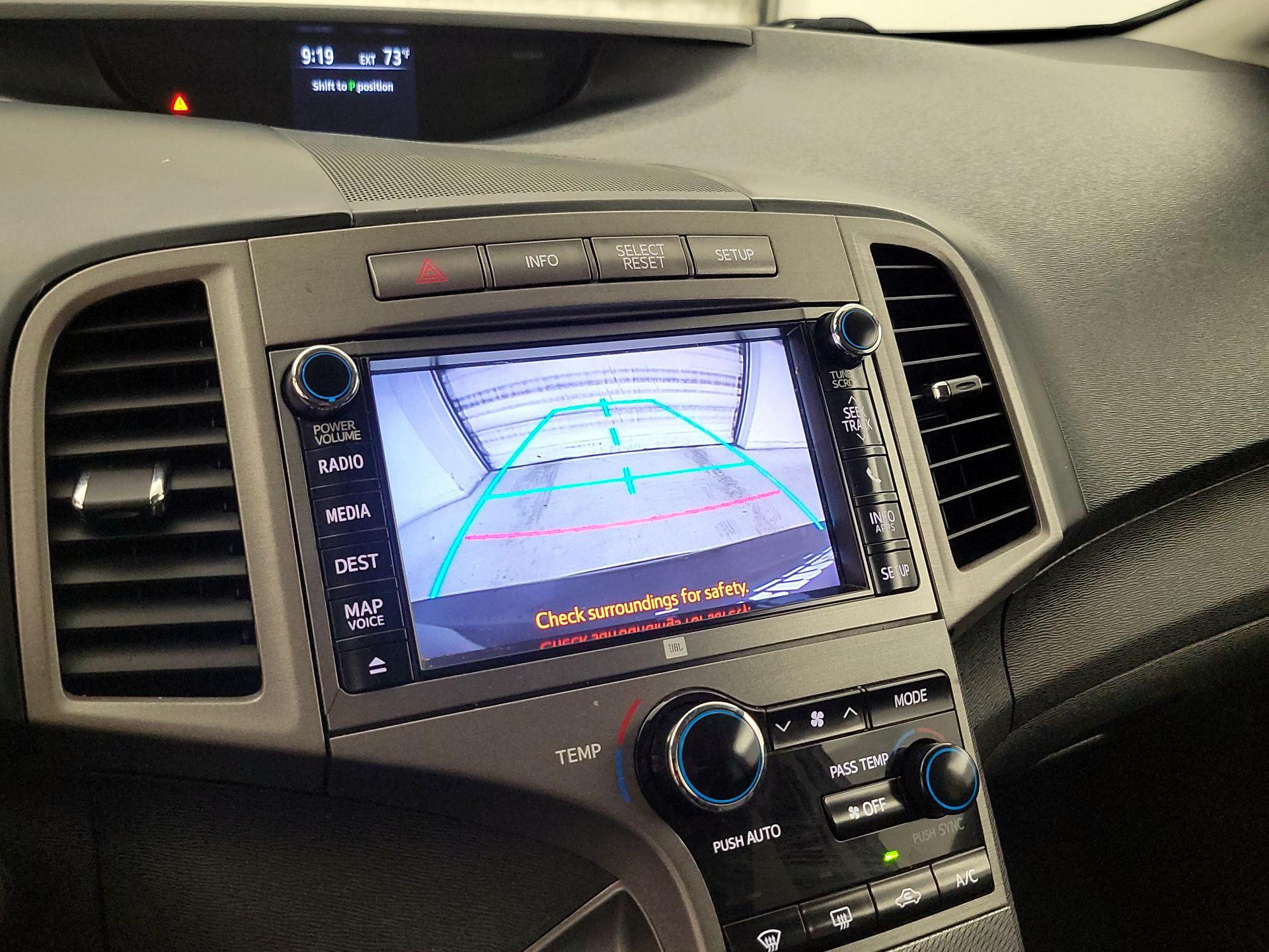 Thumbnail: 2014 Toyota Venza - 15