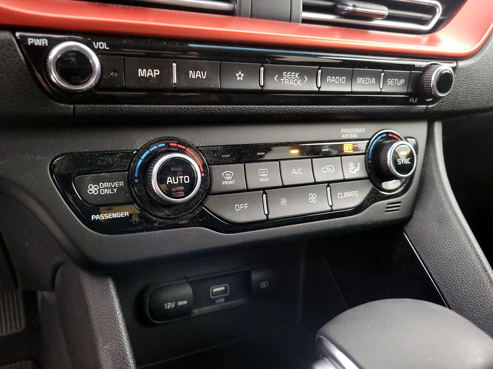 Thumbnail: 2020 Kia Niro - 17