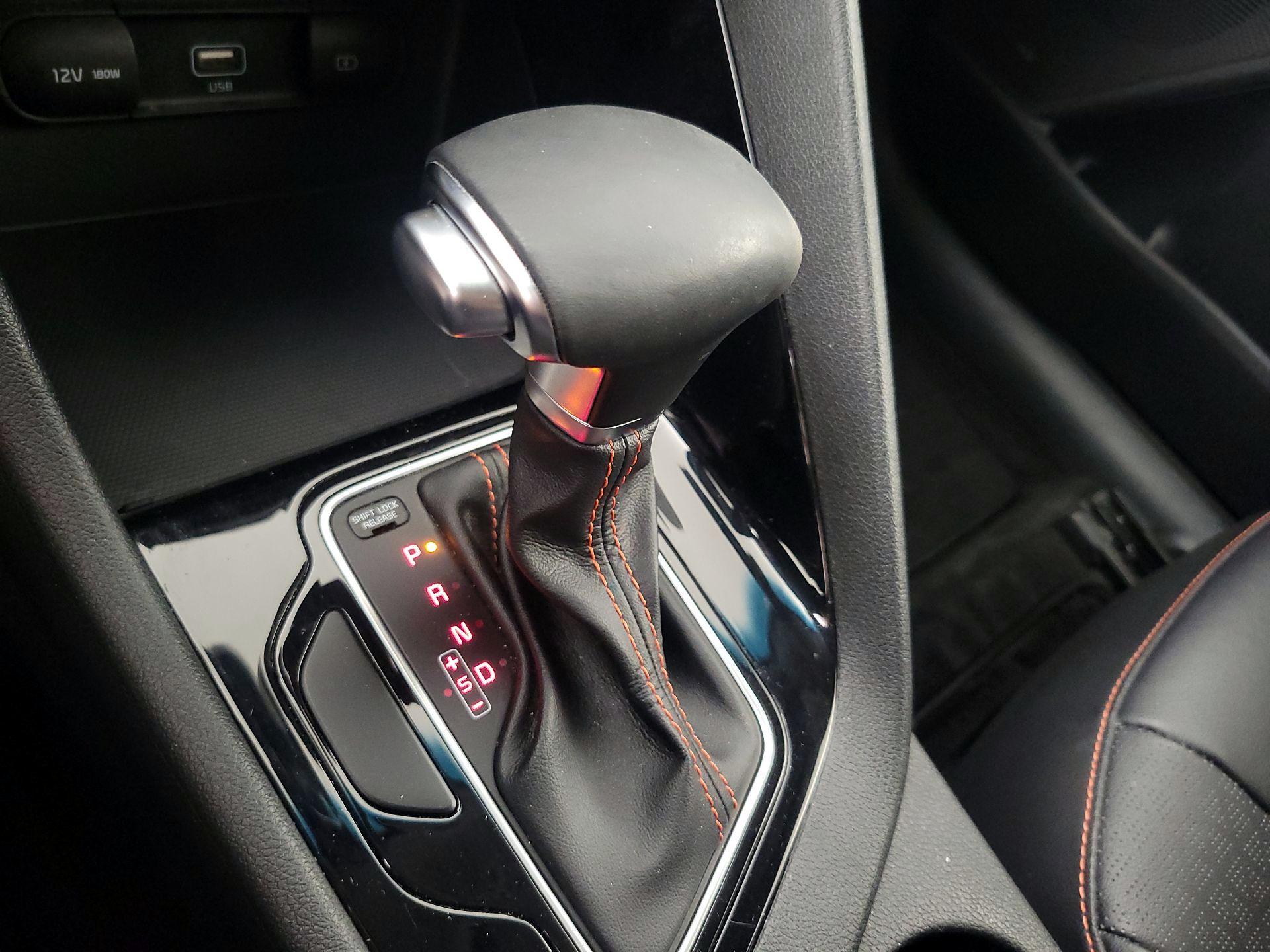 Thumbnail: 2020 Kia Niro - 18