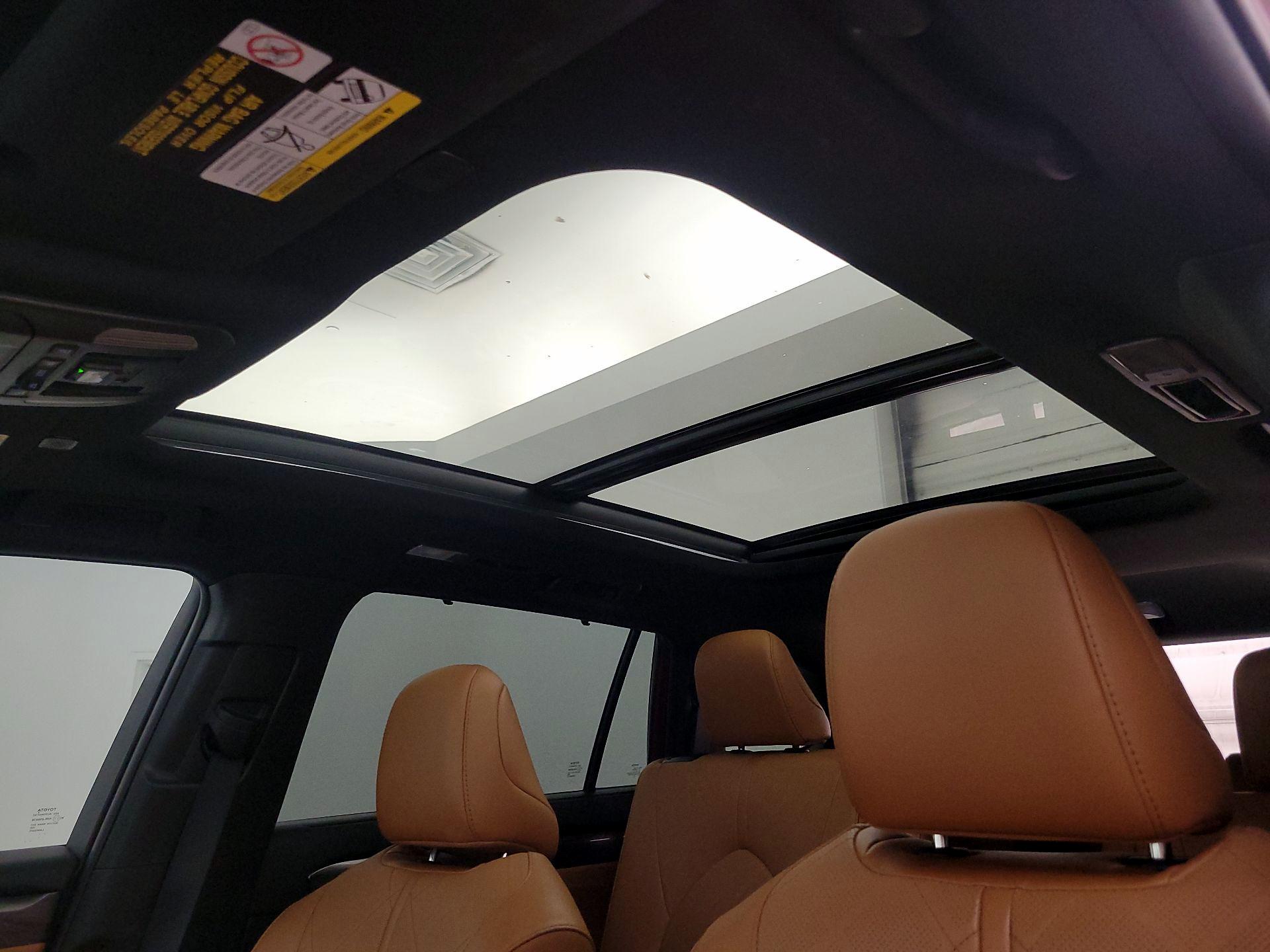 Thumbnail: 2023 Toyota Highlander - 19