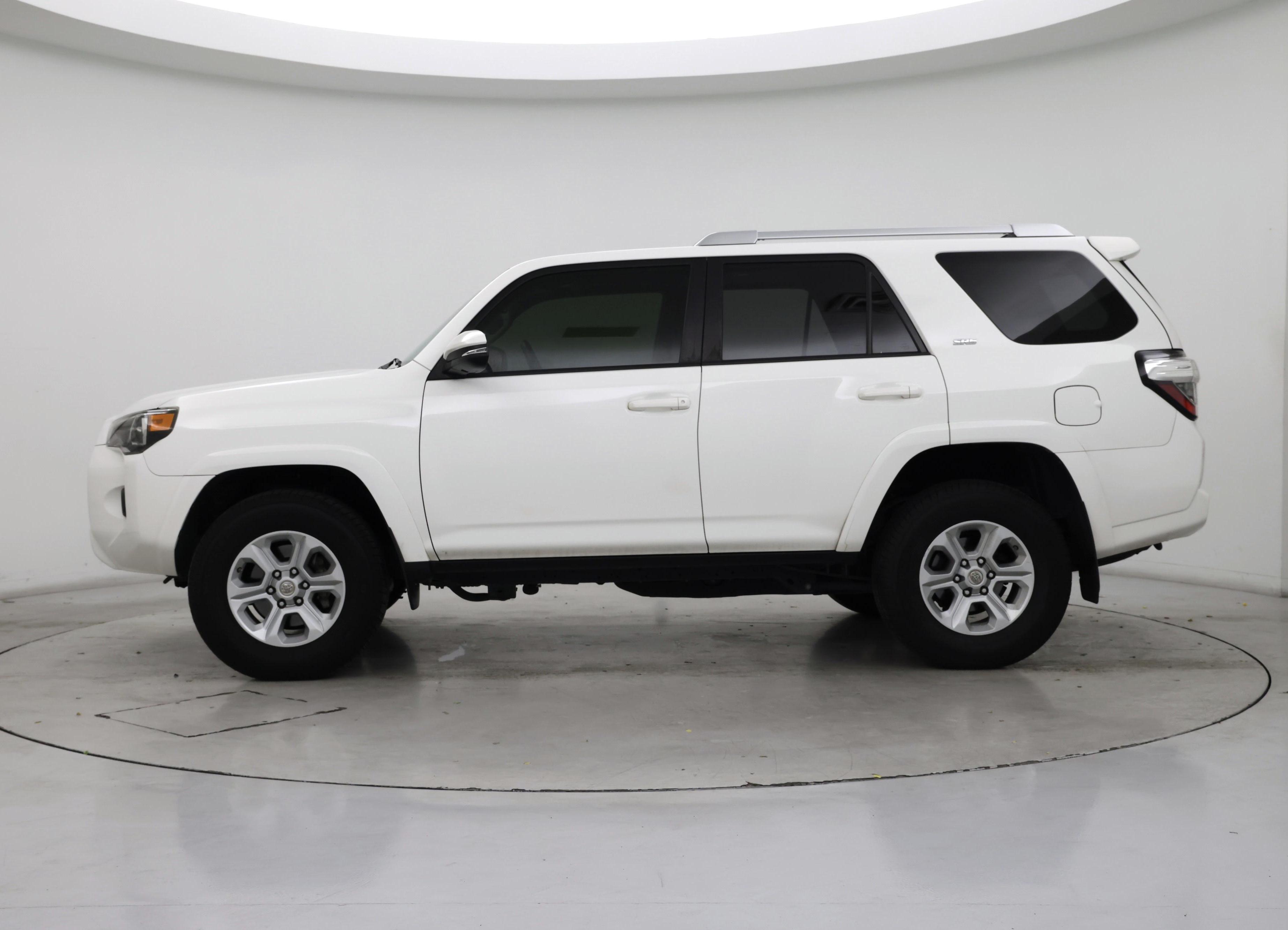 Thumbnail: 2018 Toyota 4Runner - 3