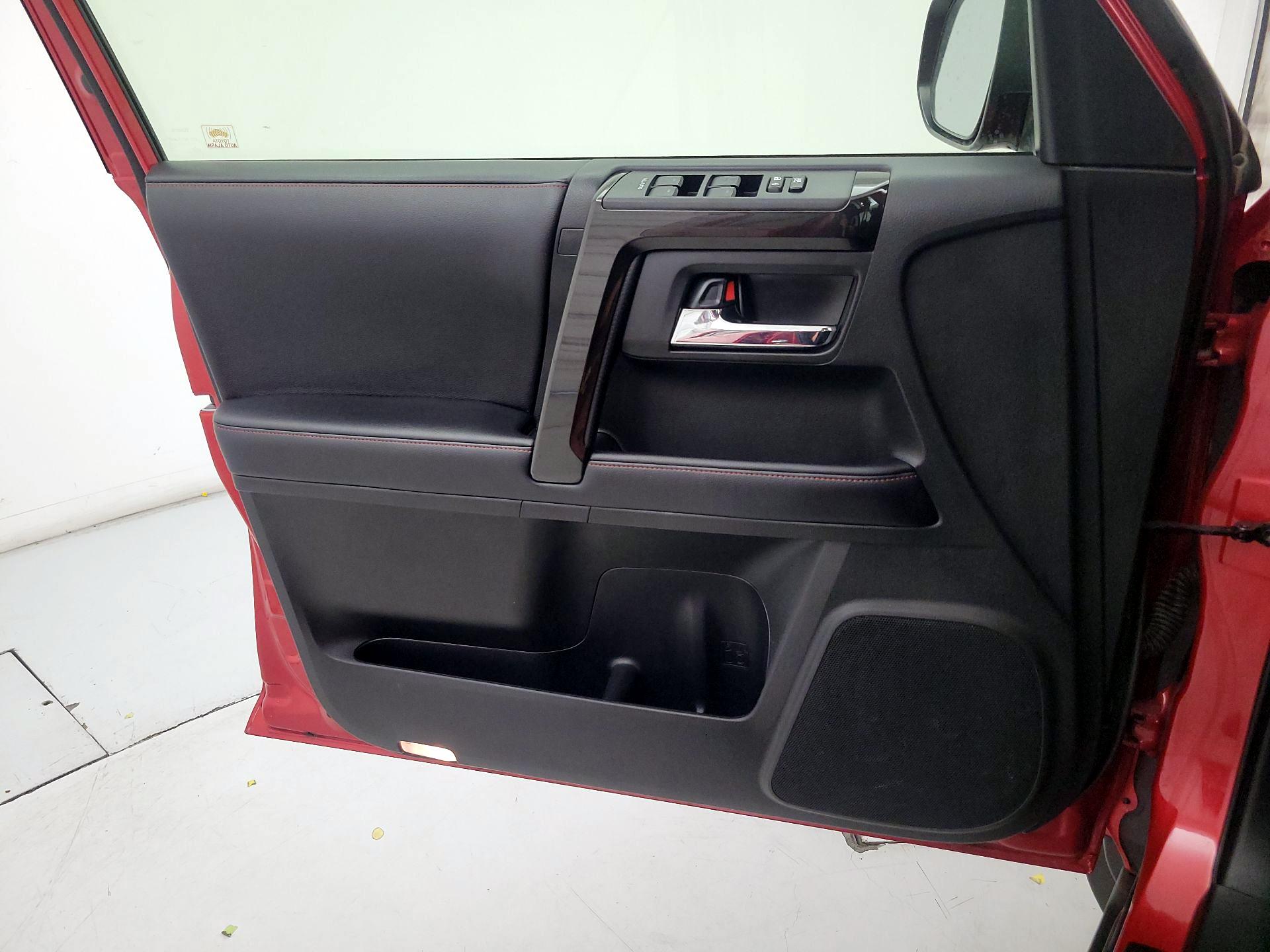 Thumbnail: 2019 Toyota 4Runner - 12