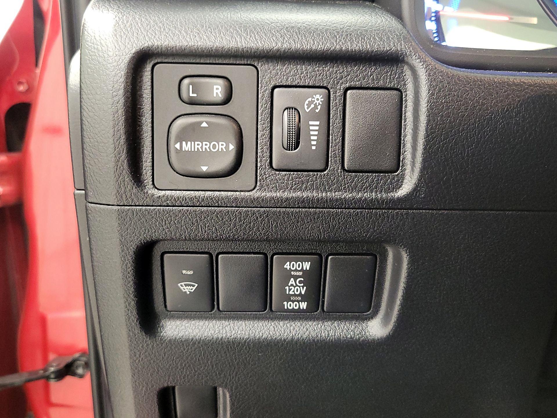 Thumbnail: 2019 Toyota 4Runner - 13