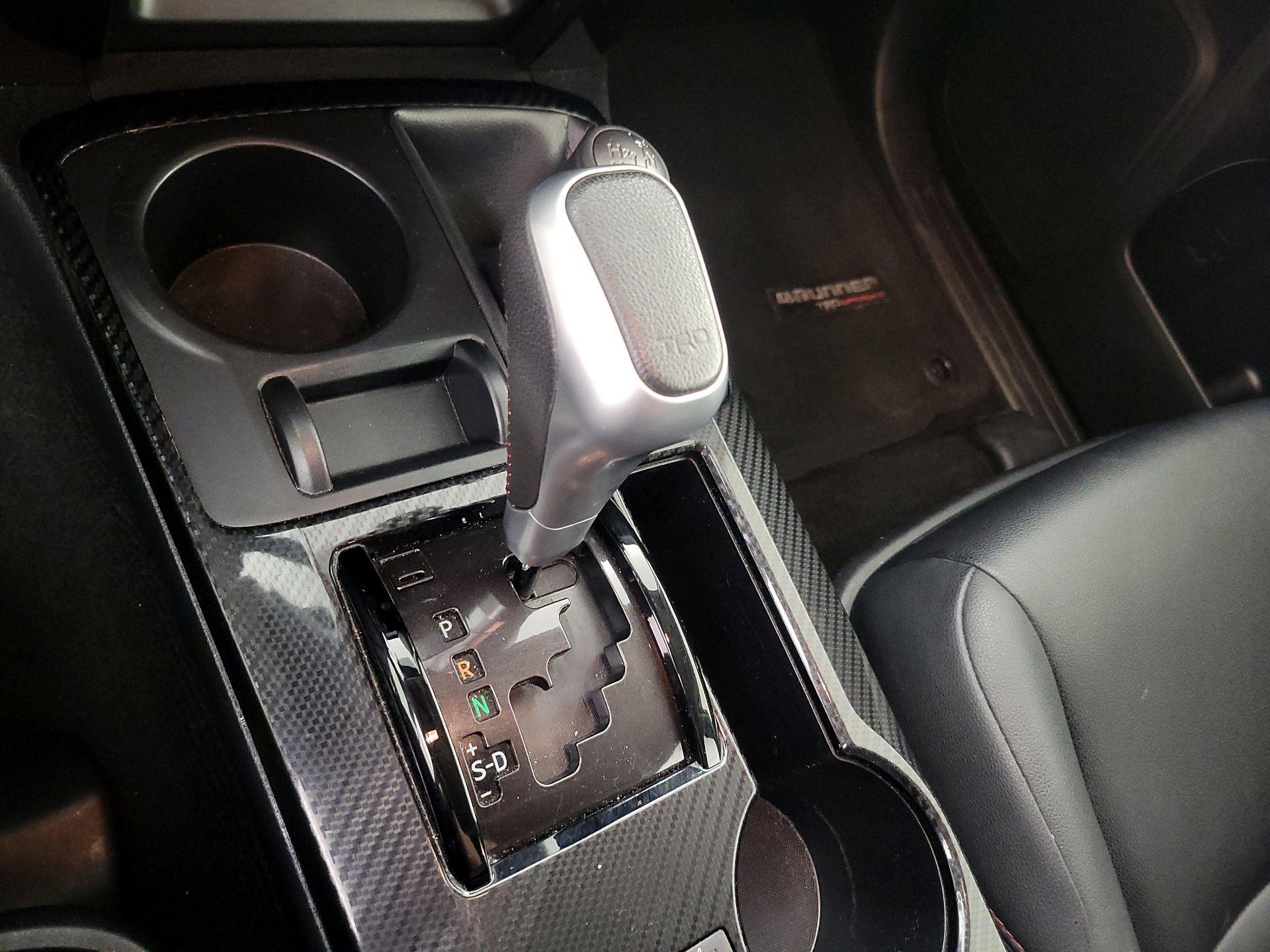 Thumbnail: 2019 Toyota 4Runner - 18