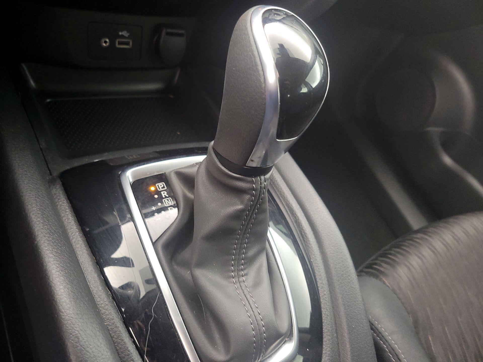 Thumbnail: 2020 Nissan Rogue - 17