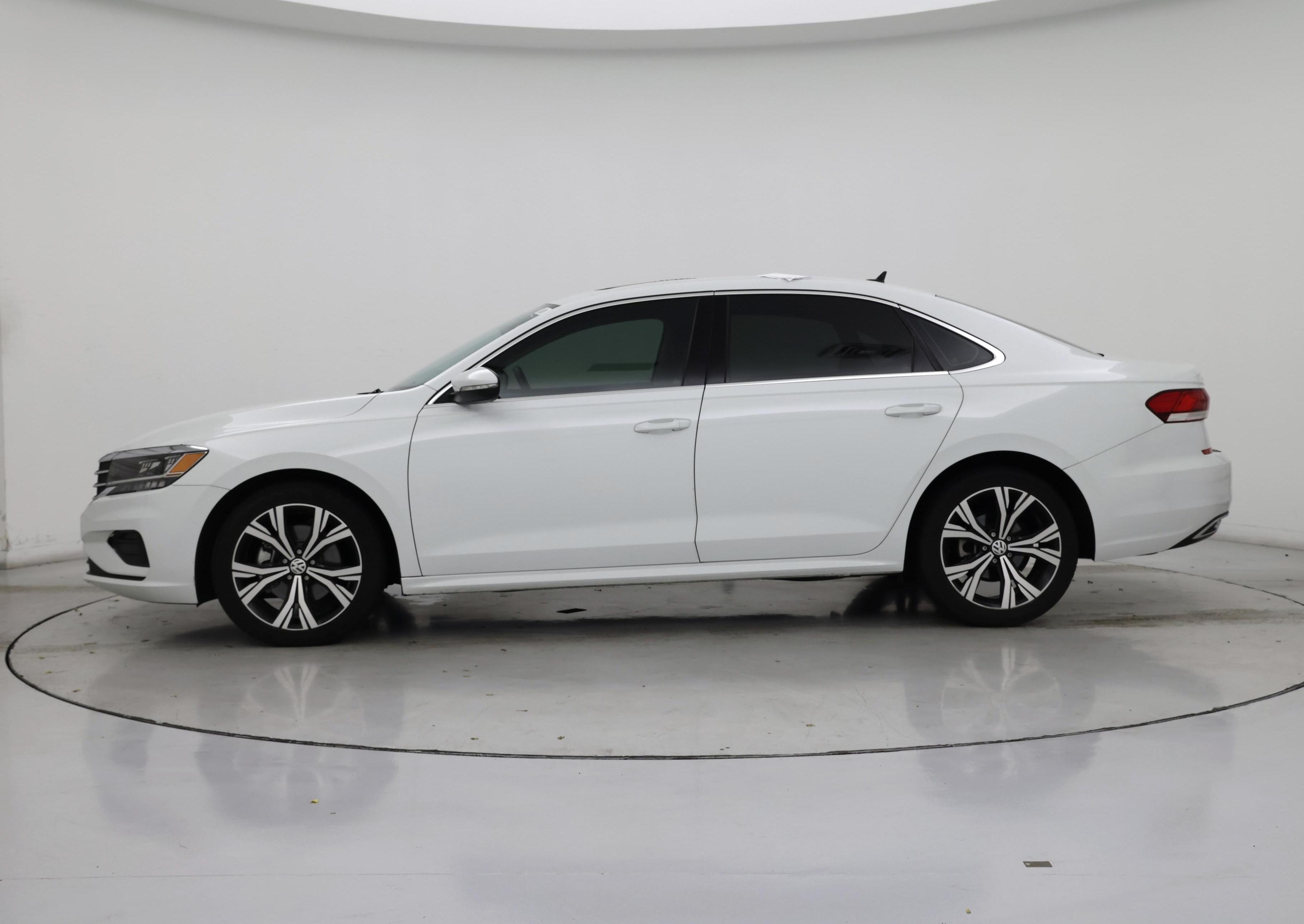 Thumbnail: 2022 Volkswagen Passat - 3