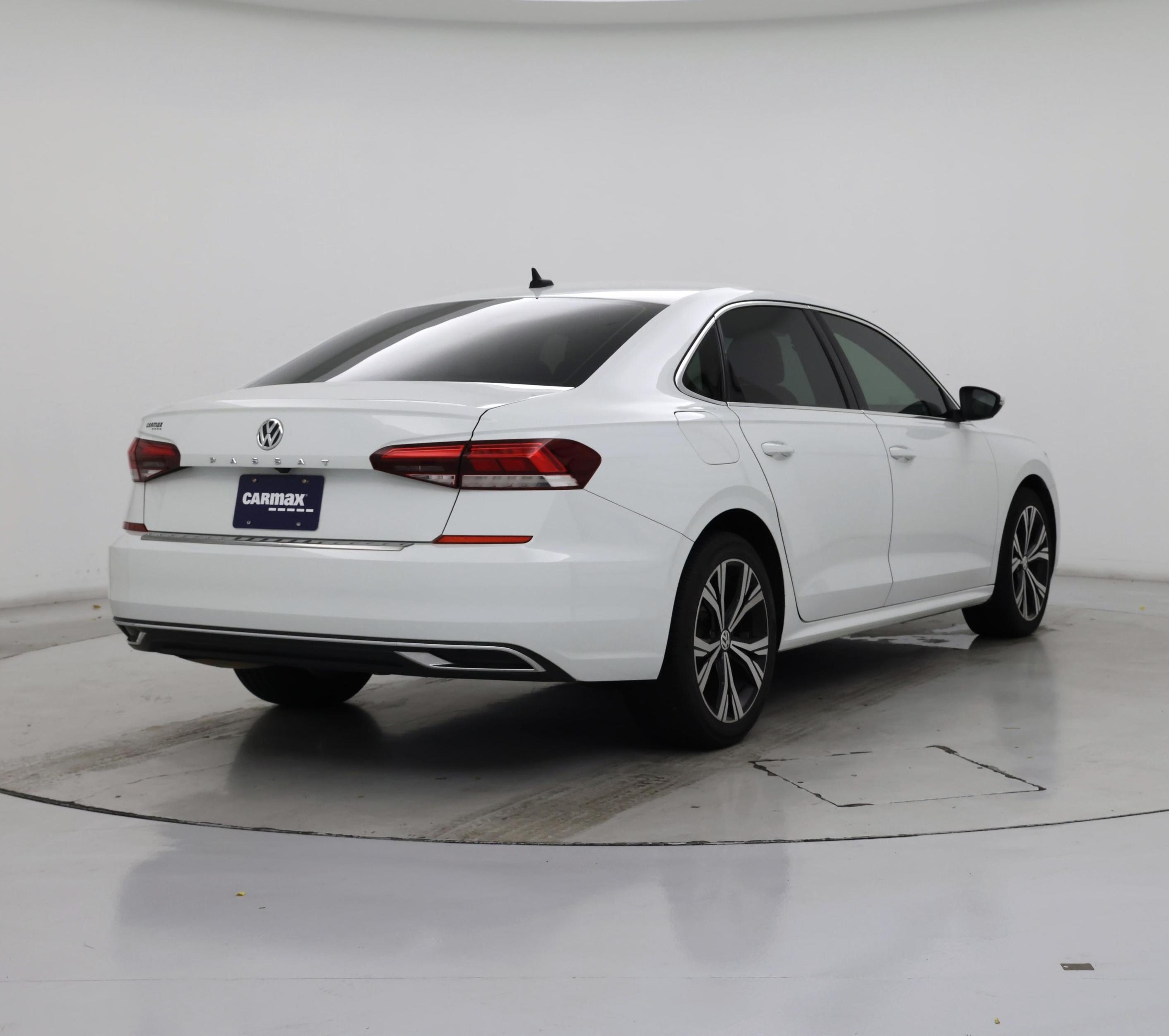 Thumbnail: 2022 Volkswagen Passat - 8