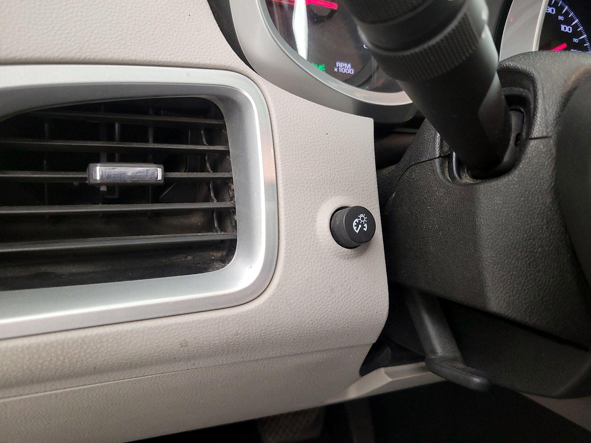 Thumbnail: 2015 Chevrolet Equinox - 13