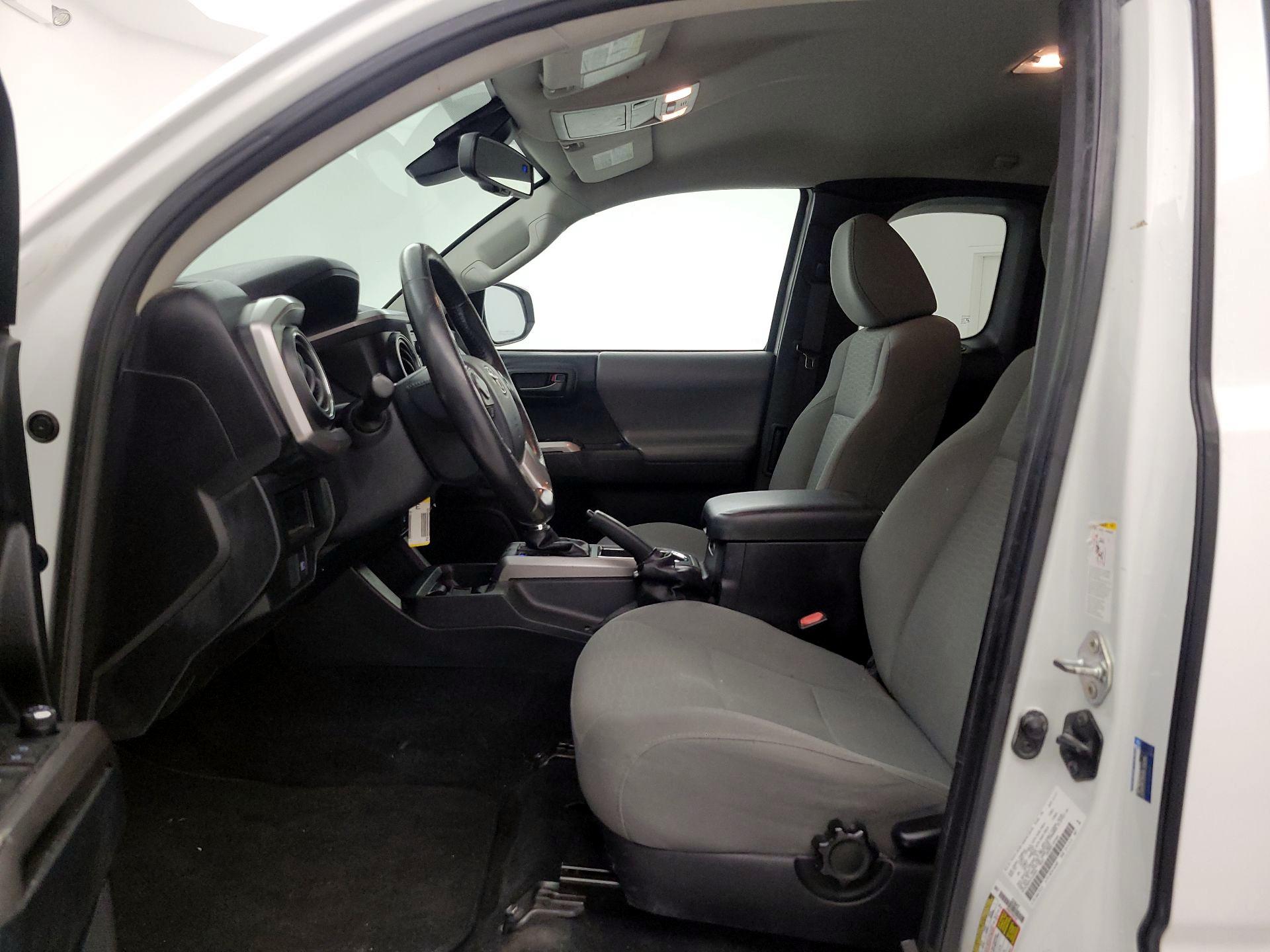 Thumbnail: 2018 Toyota Tacoma - 11