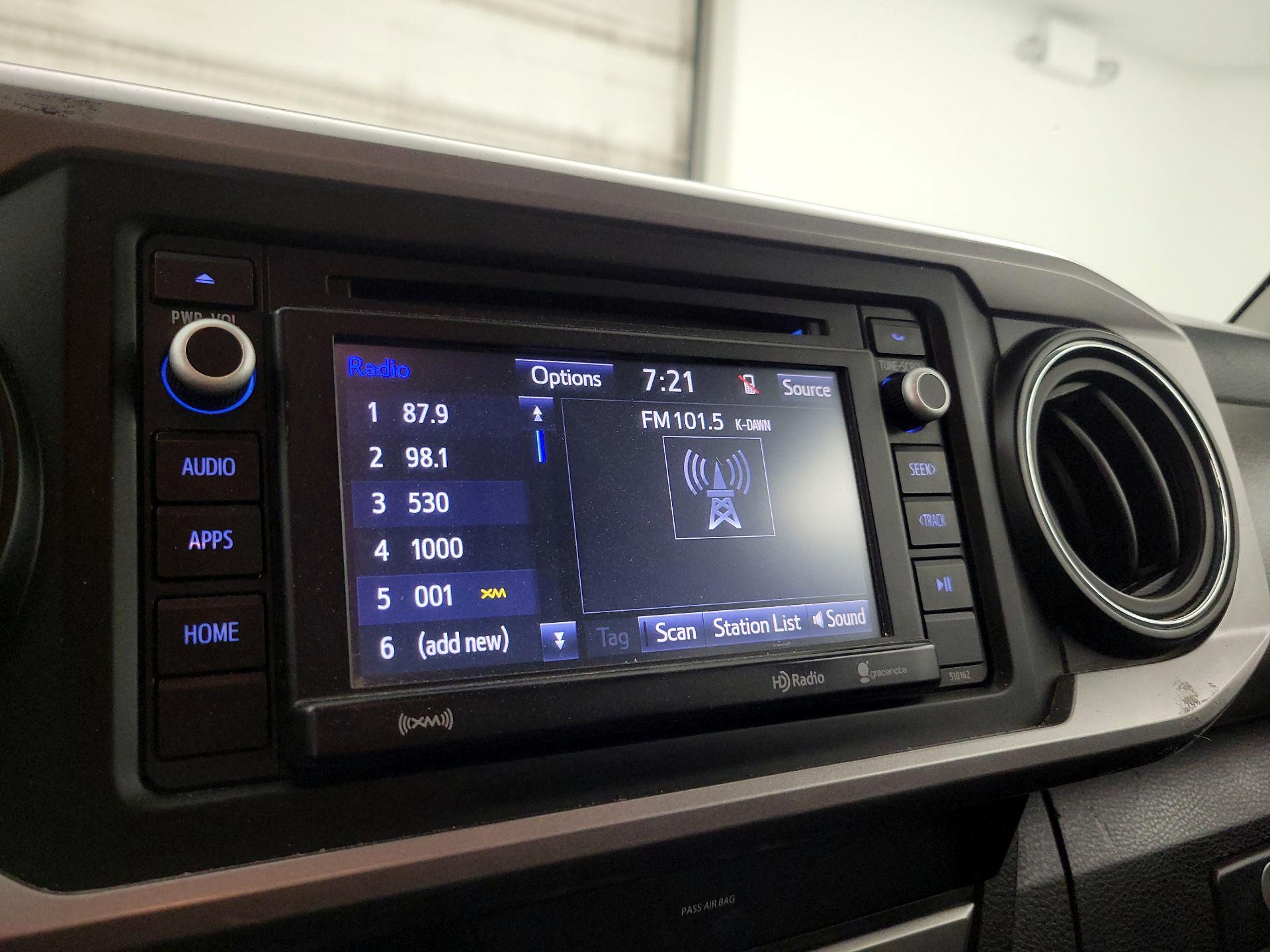 Thumbnail: 2018 Toyota Tacoma - 15