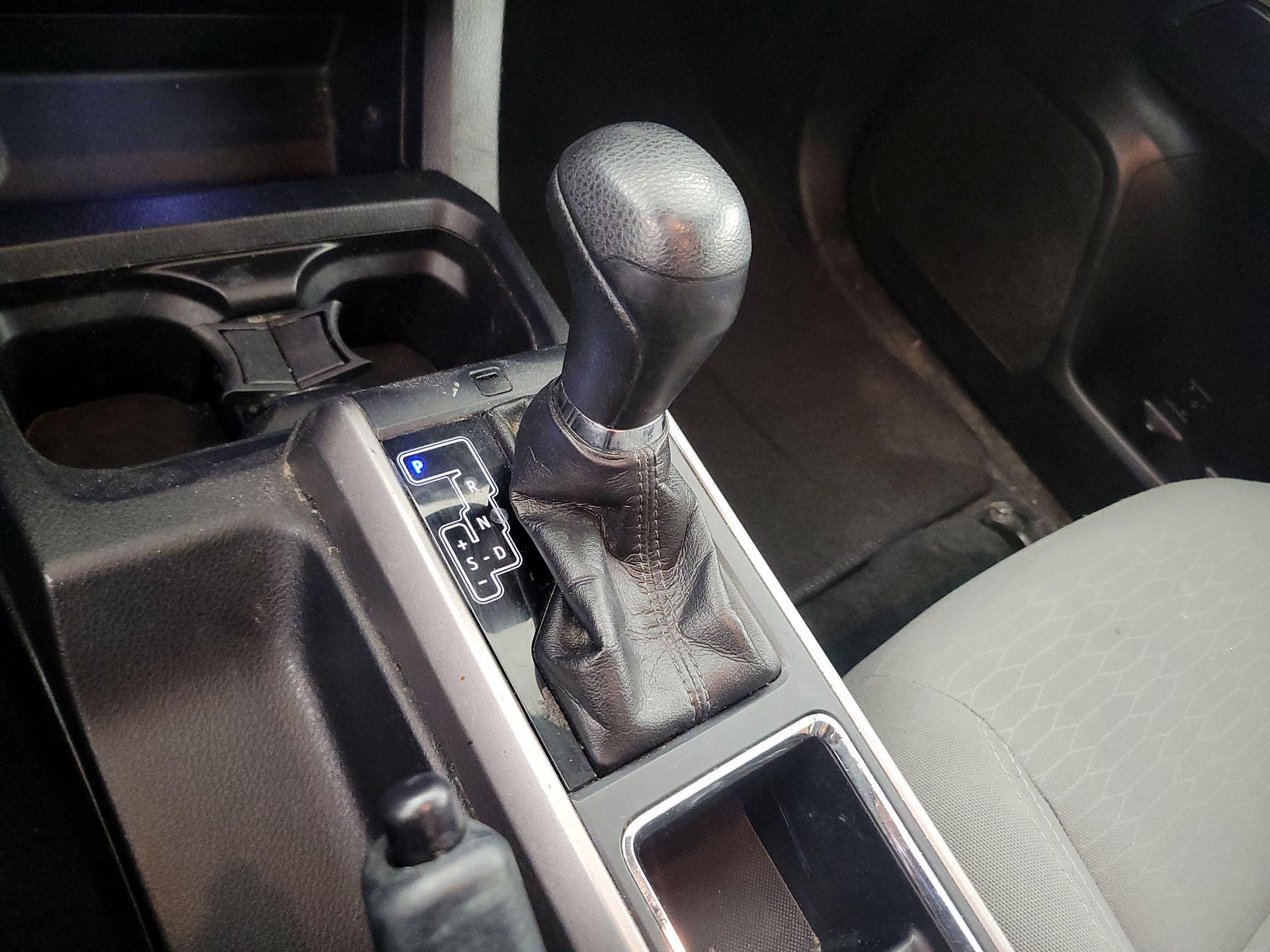 Thumbnail: 2018 Toyota Tacoma - 17