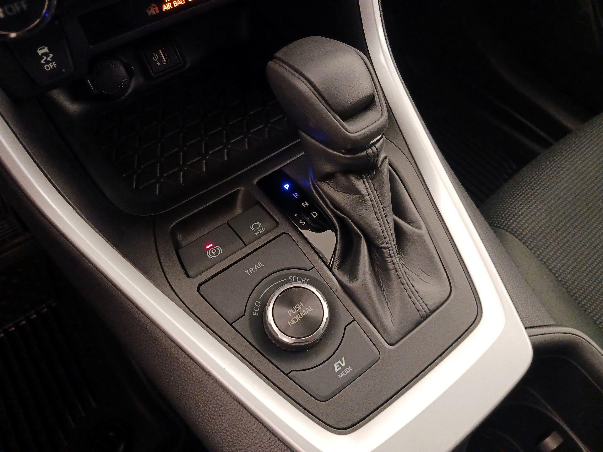 Thumbnail: 2024 Toyota RAV4 - 17