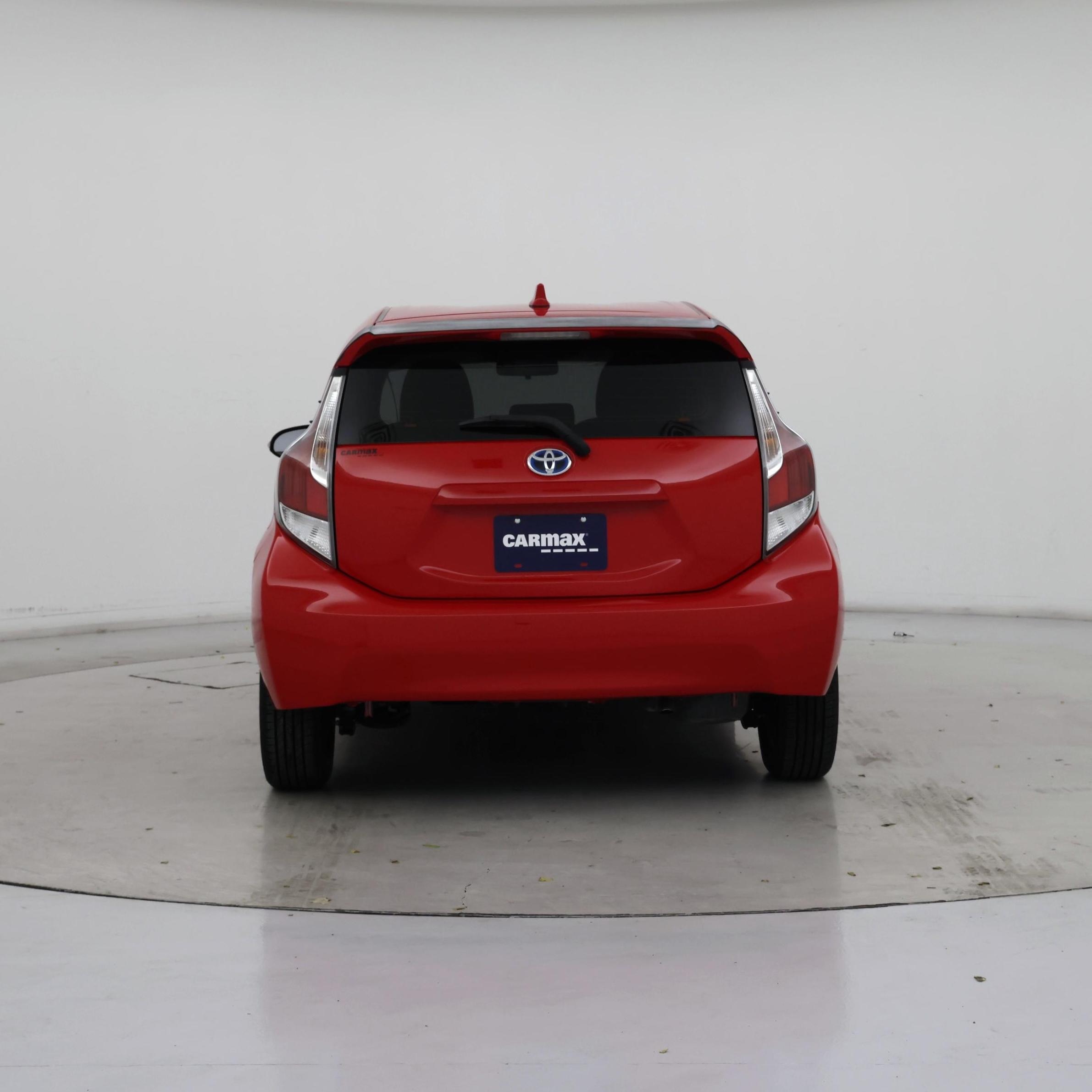 Thumbnail: 2015 Toyota Prius c - 6